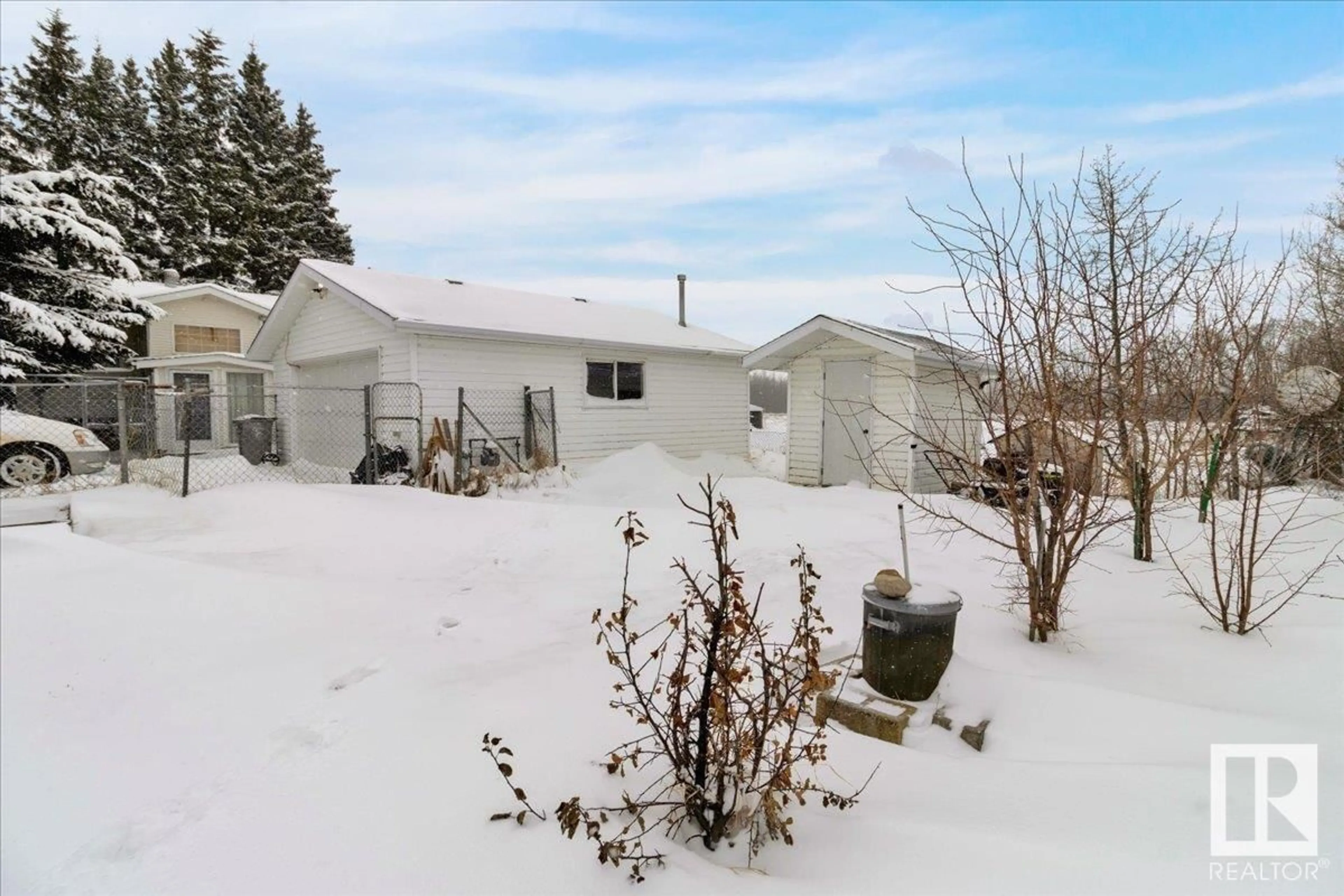 A pic from outside/outdoor area/front of a property/back of a property/a pic from drone, unknown for 249 2ND AV, Hilliard Alberta T0B2B0