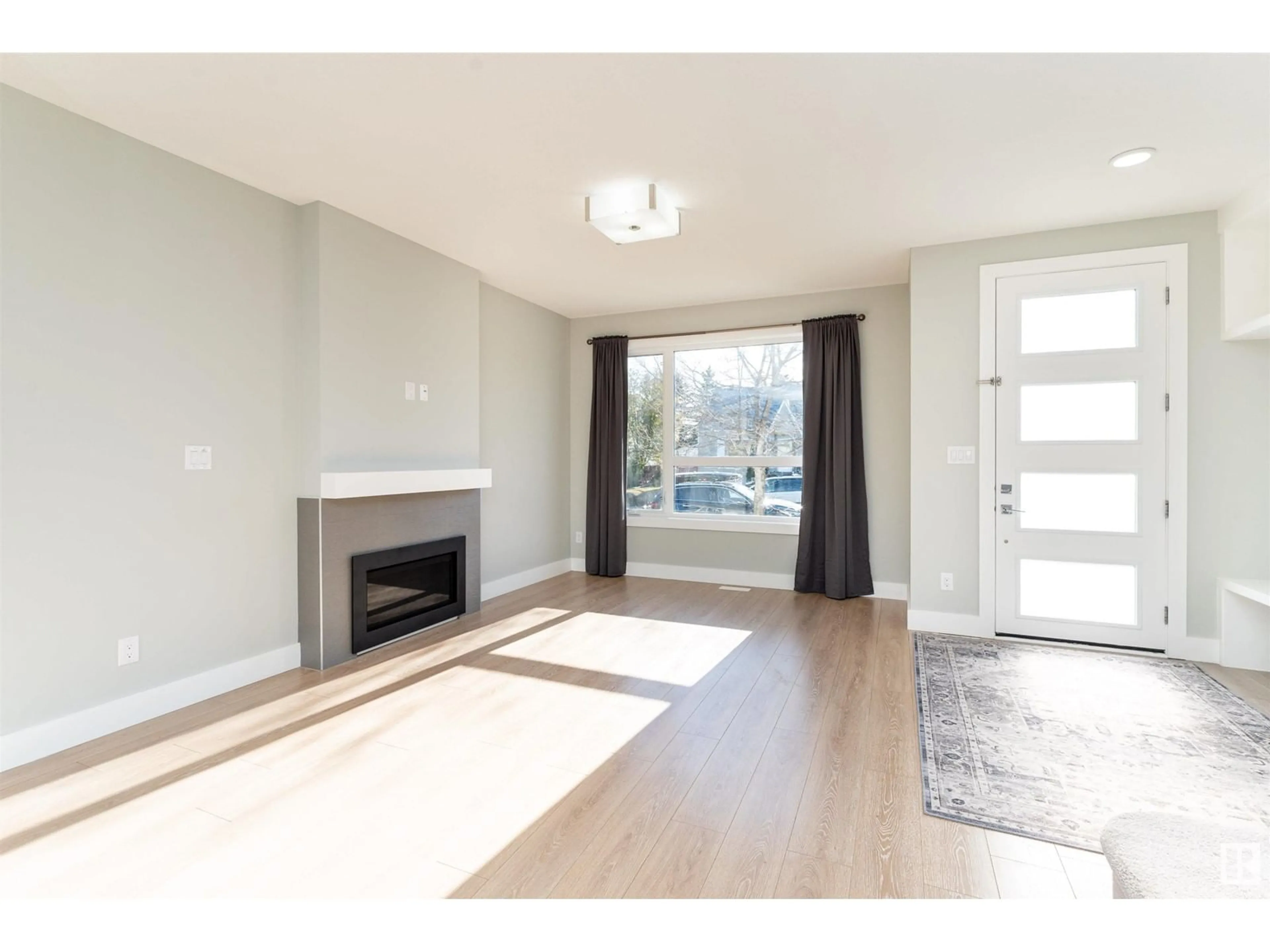 Unknown for NW - 9638 69 AV, Edmonton Alberta T6E0S4