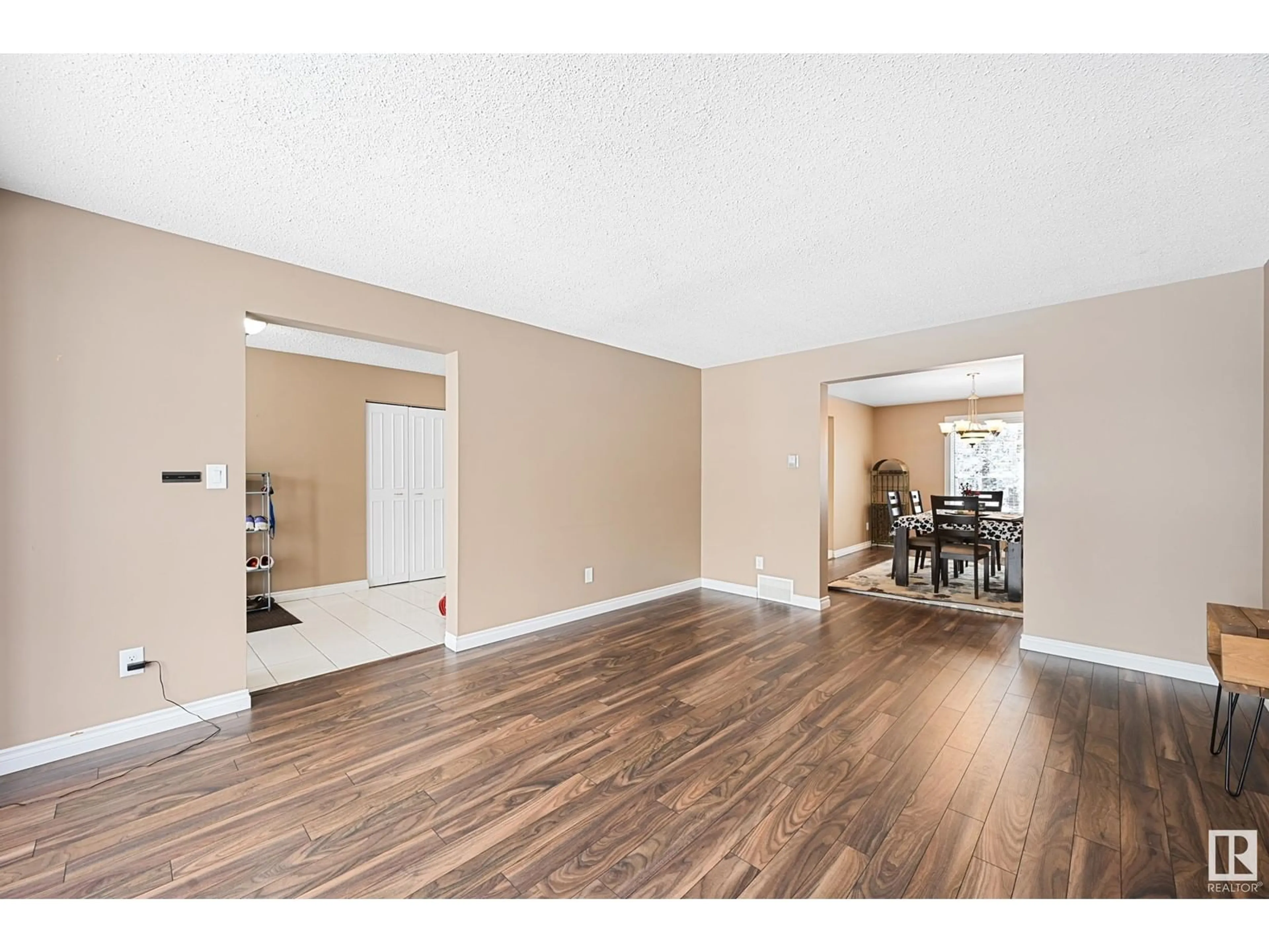 A pic of a room for 190 GARIEPY CR, Edmonton Alberta T6M1A2