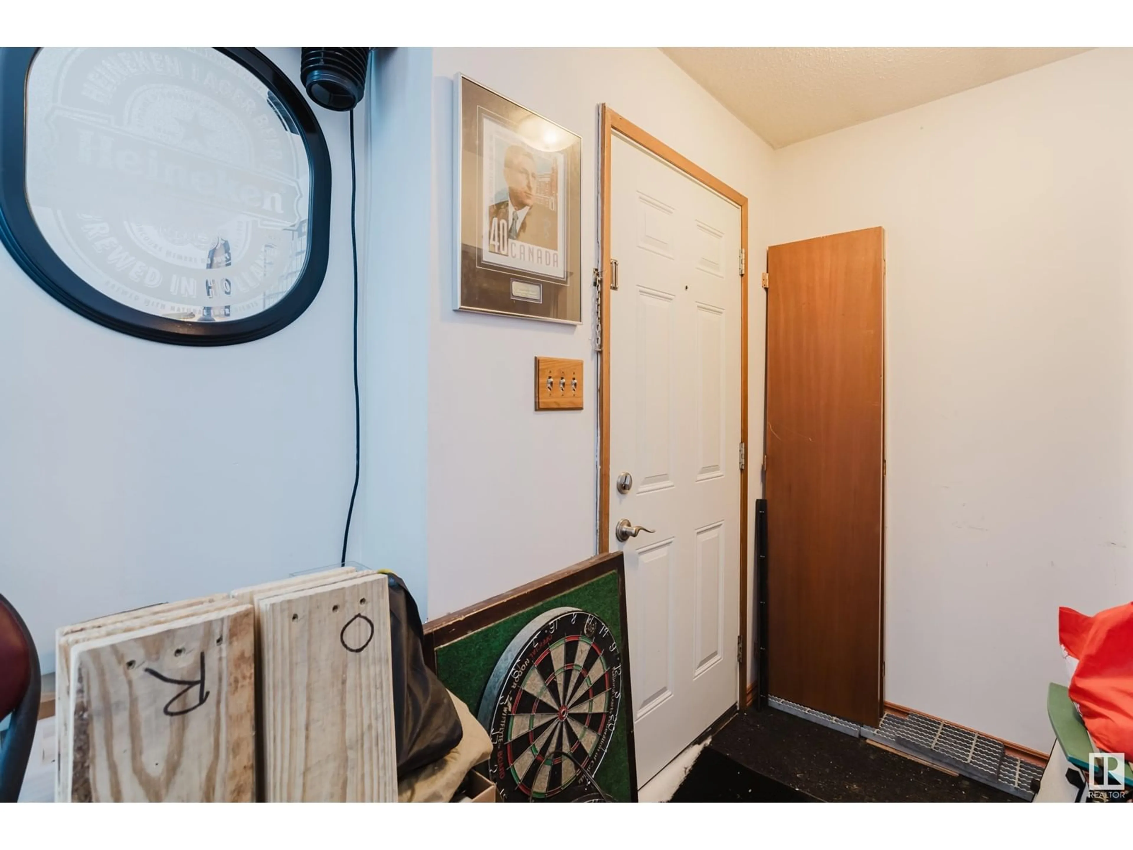 Indoor entryway for NW - 7311 7313 79 AV, Edmonton Alberta T6B0C4