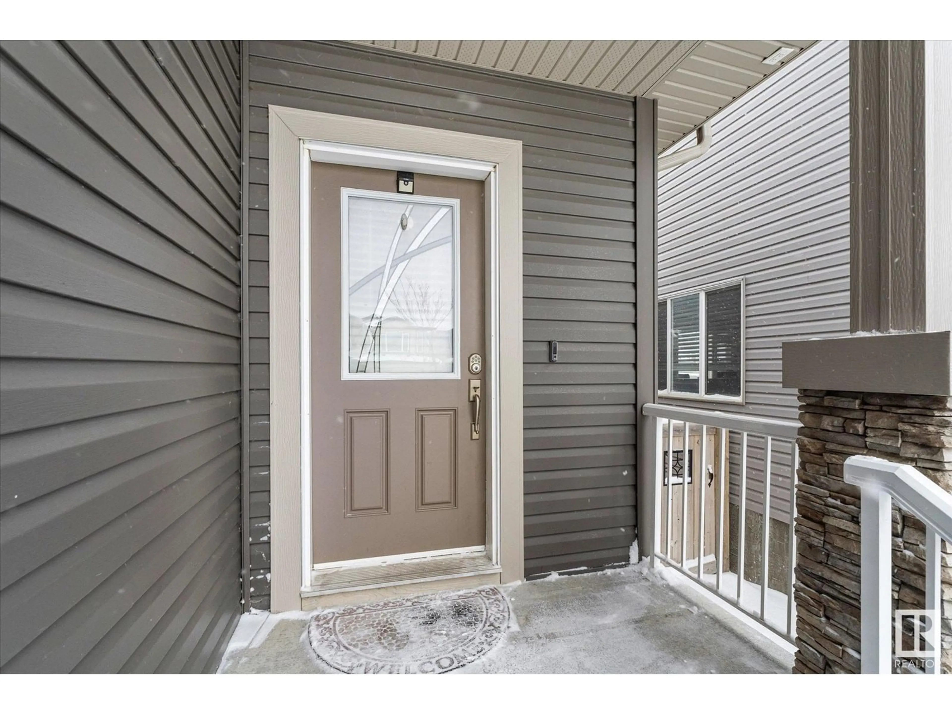 Indoor entryway for 189 WOODHILL LN, Fort Saskatchewan Alberta T8L0L5