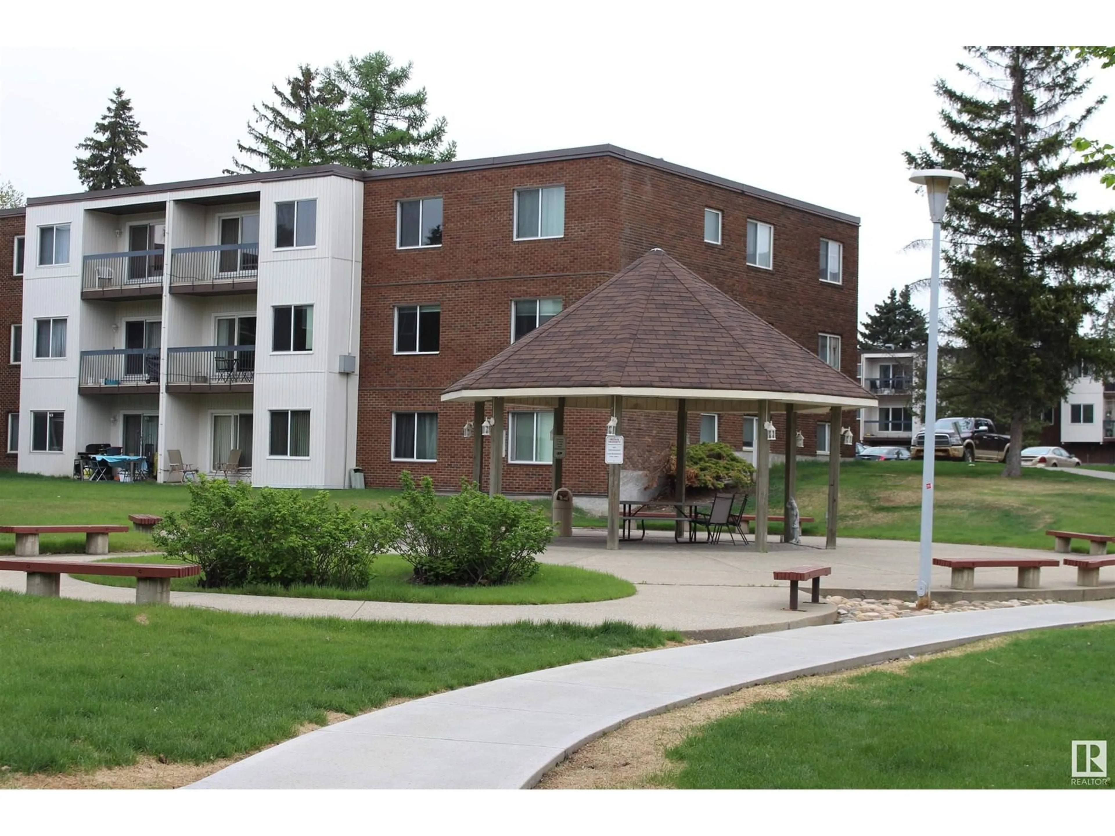 Patio, unknown for 308 - 11460 40 AV, Edmonton Alberta T6J0J5