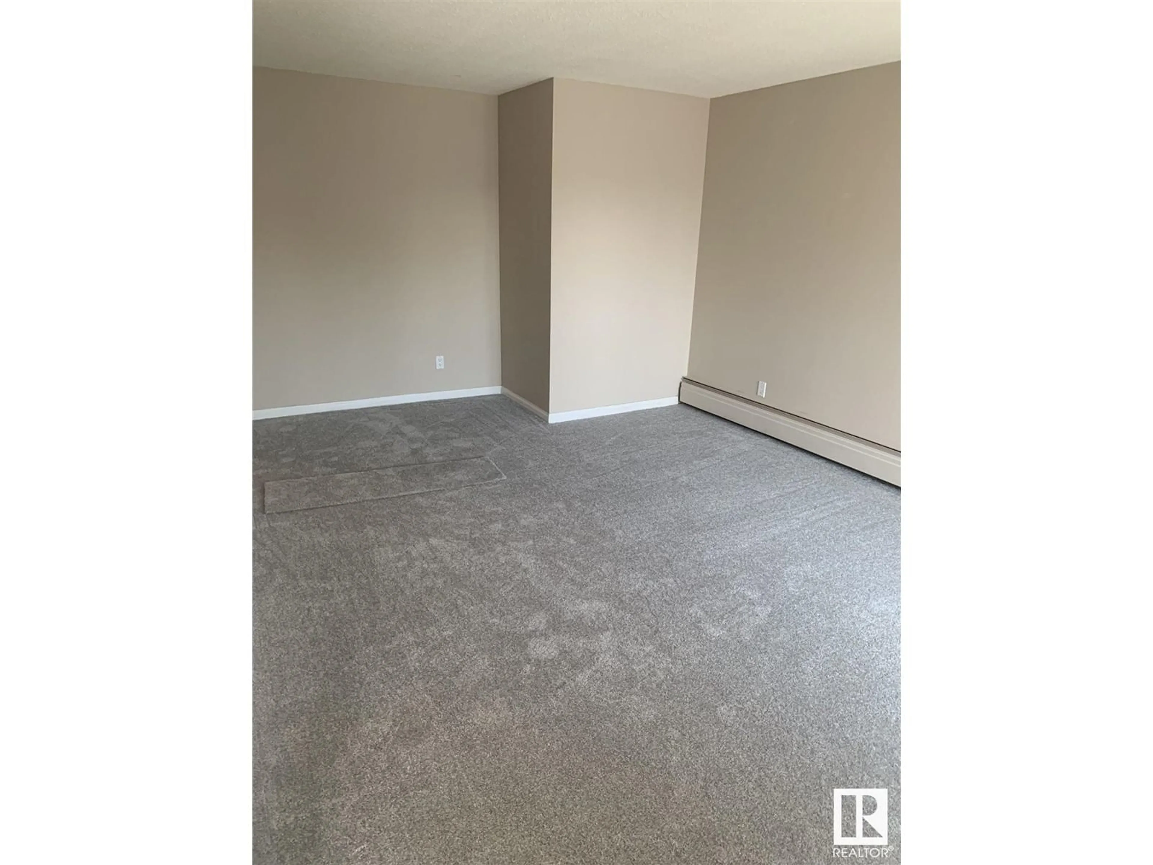 A pic of a room for 308 - 11460 40 AV, Edmonton Alberta T6J0J5