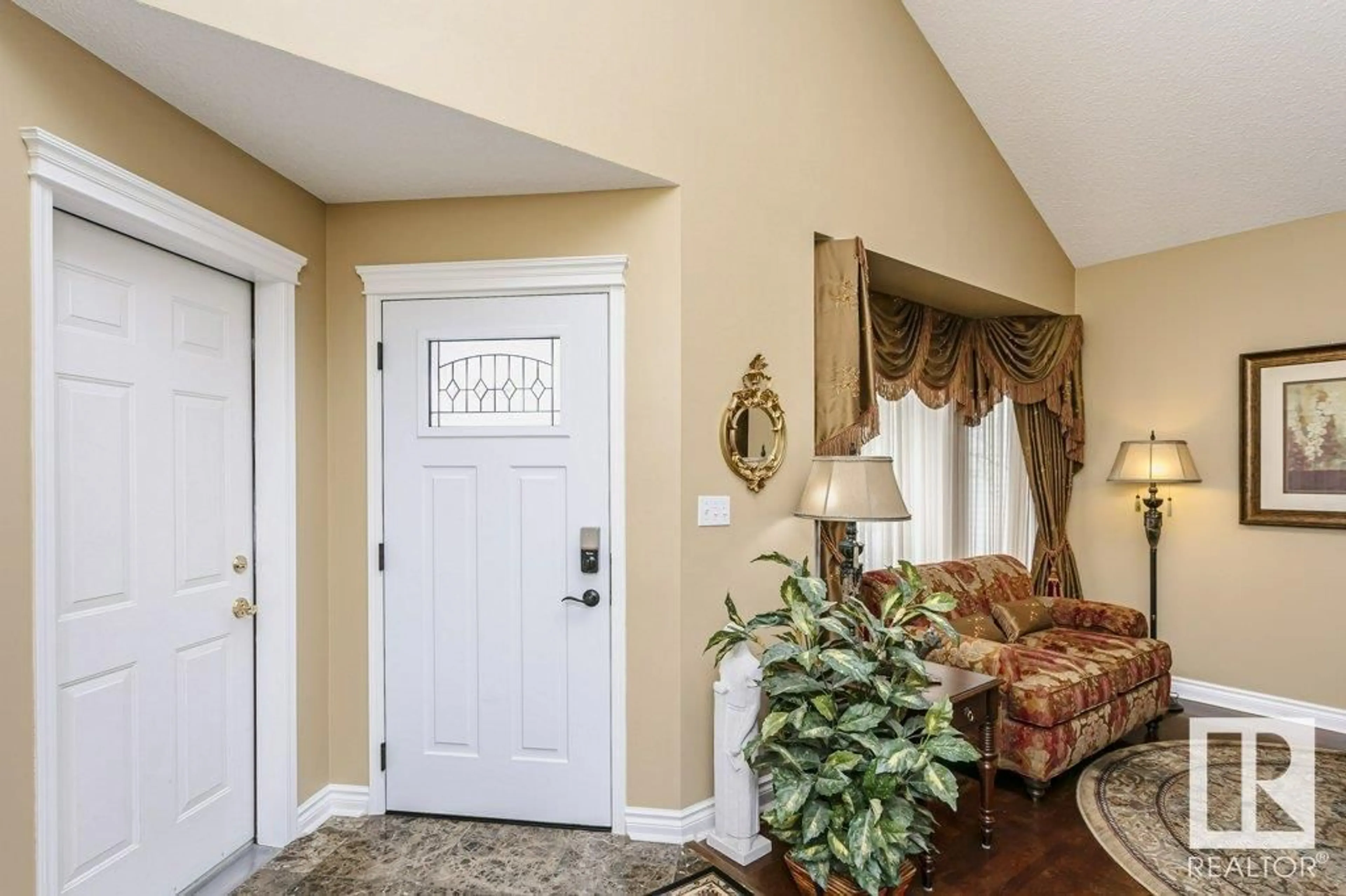 Indoor entryway for 10337 176A AV, Edmonton Alberta T5X5X3