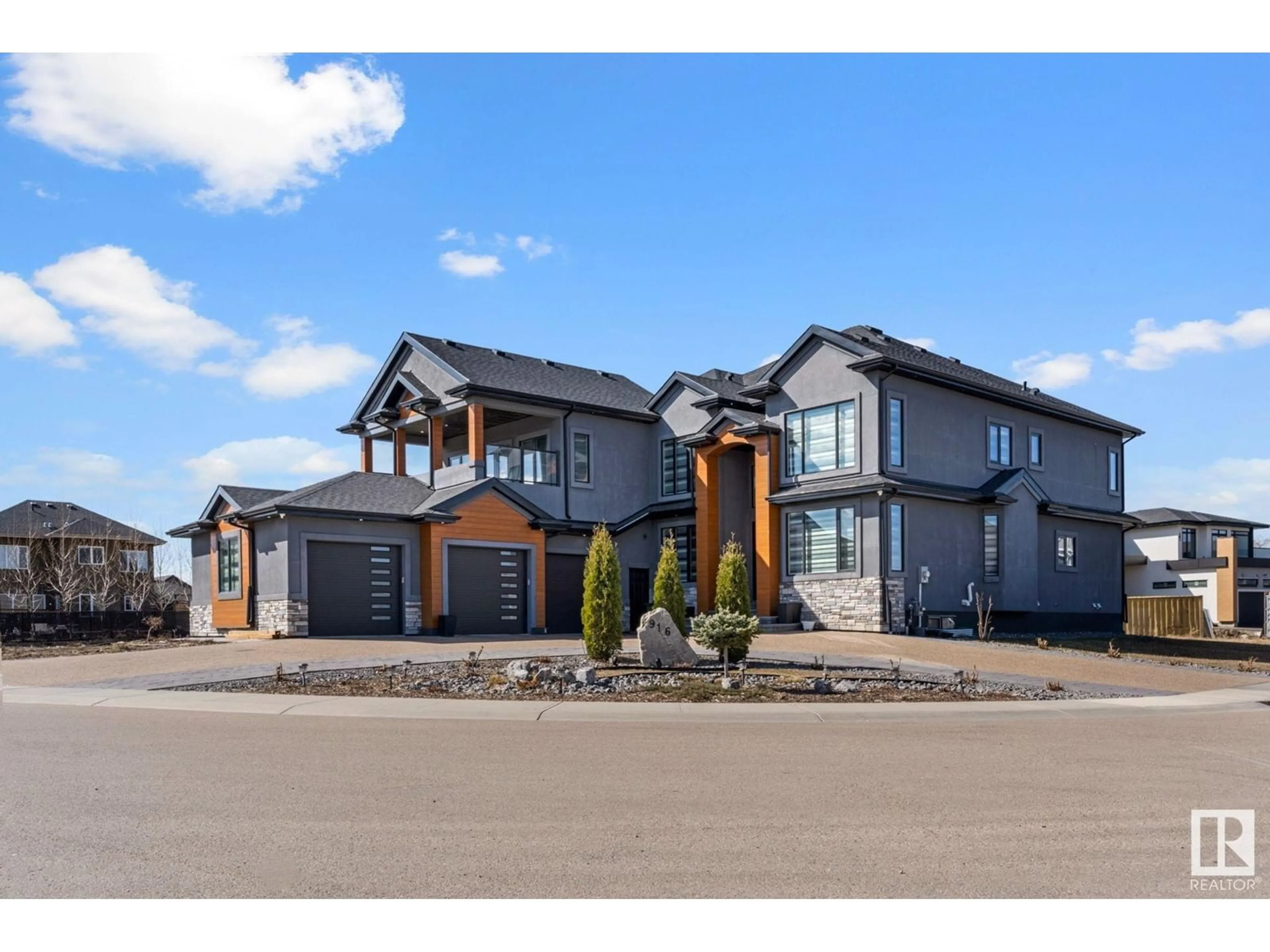 Unknown for NE - 916 166 AV, Edmonton Alberta T5Y0P6