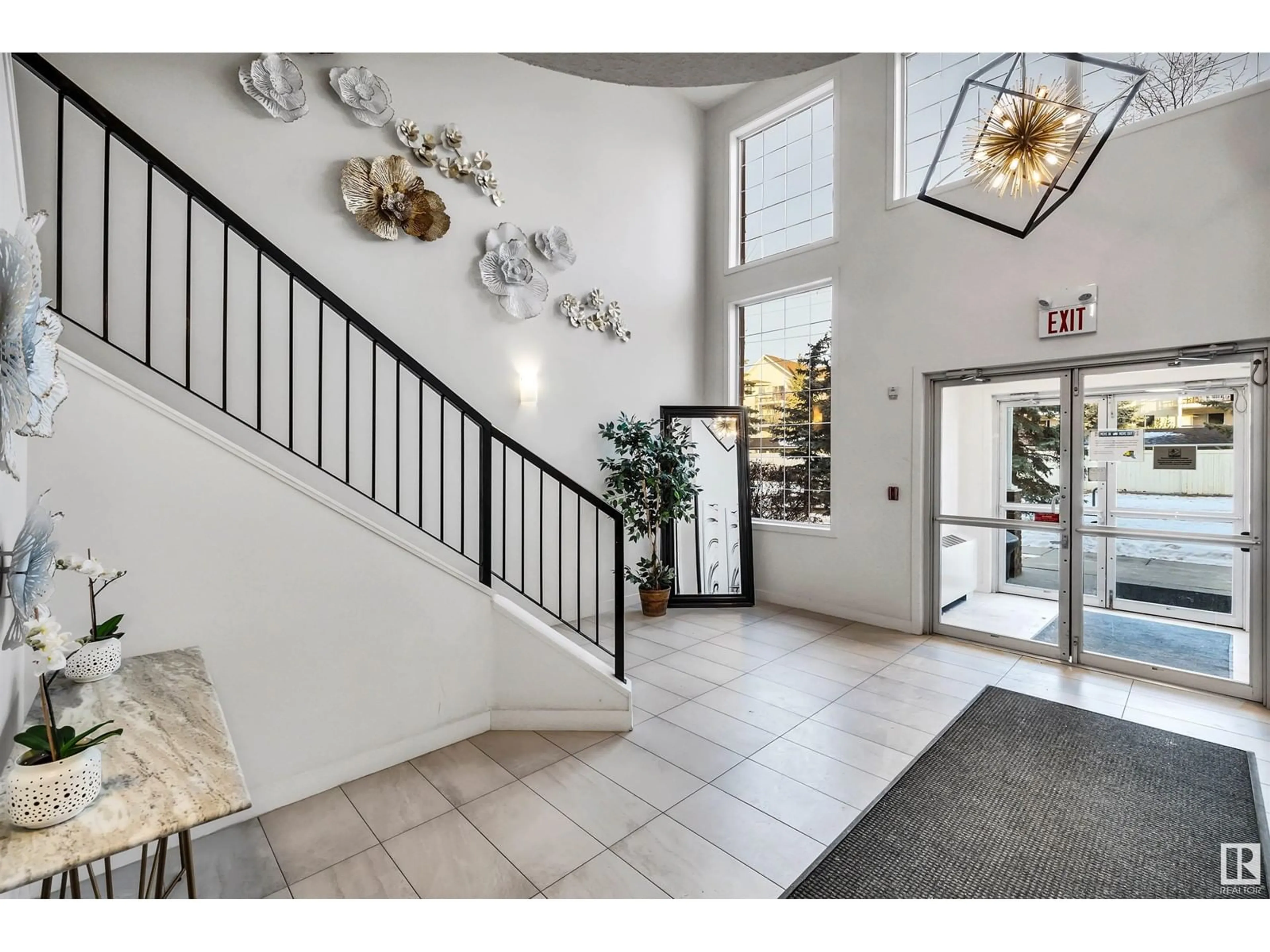 Indoor foyer for #312 - 12110 106 AV, Edmonton Alberta T5N4R9