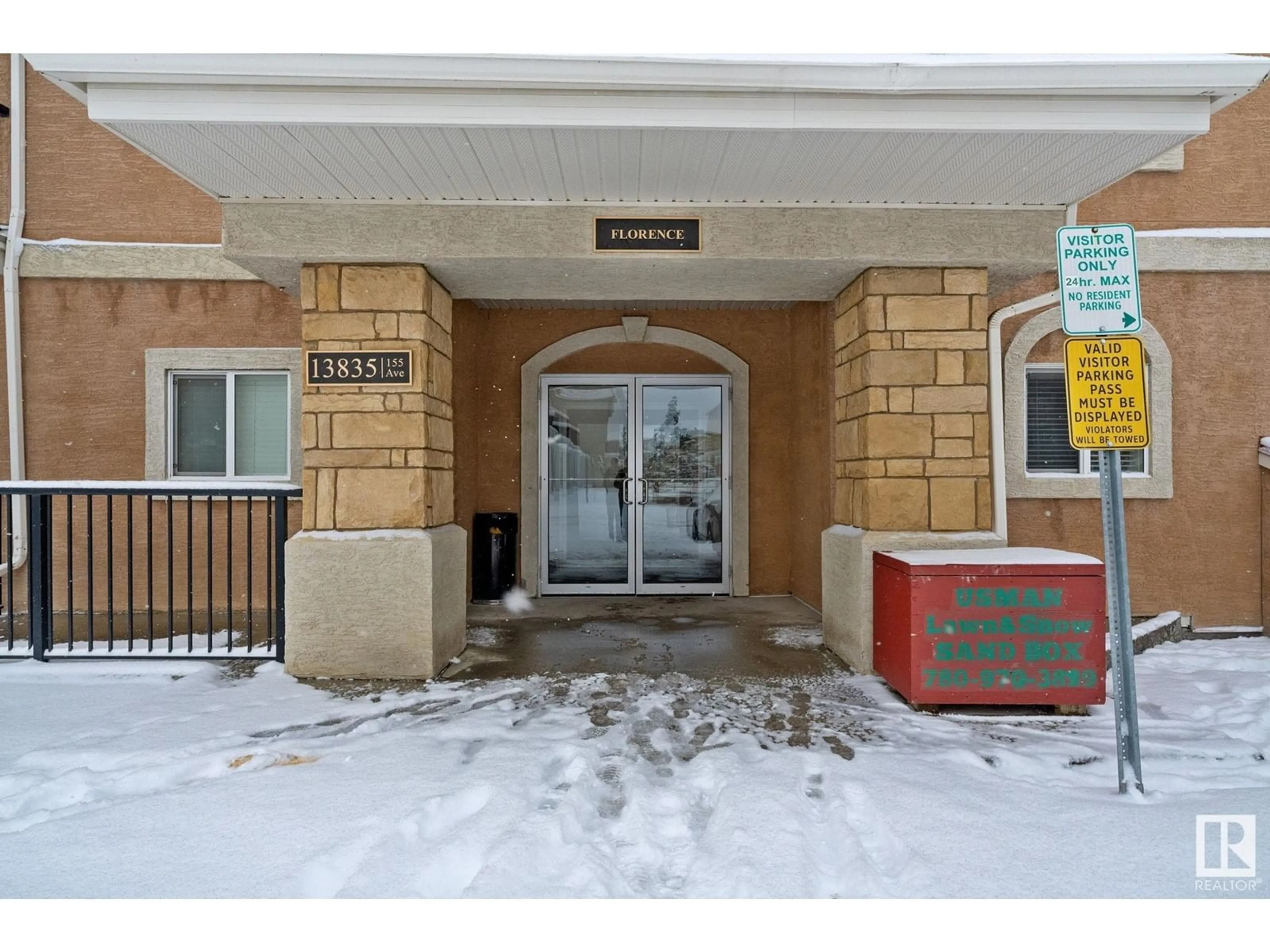 Indoor foyer for #115 - 13835 155 AV, Edmonton Alberta T5V0B7