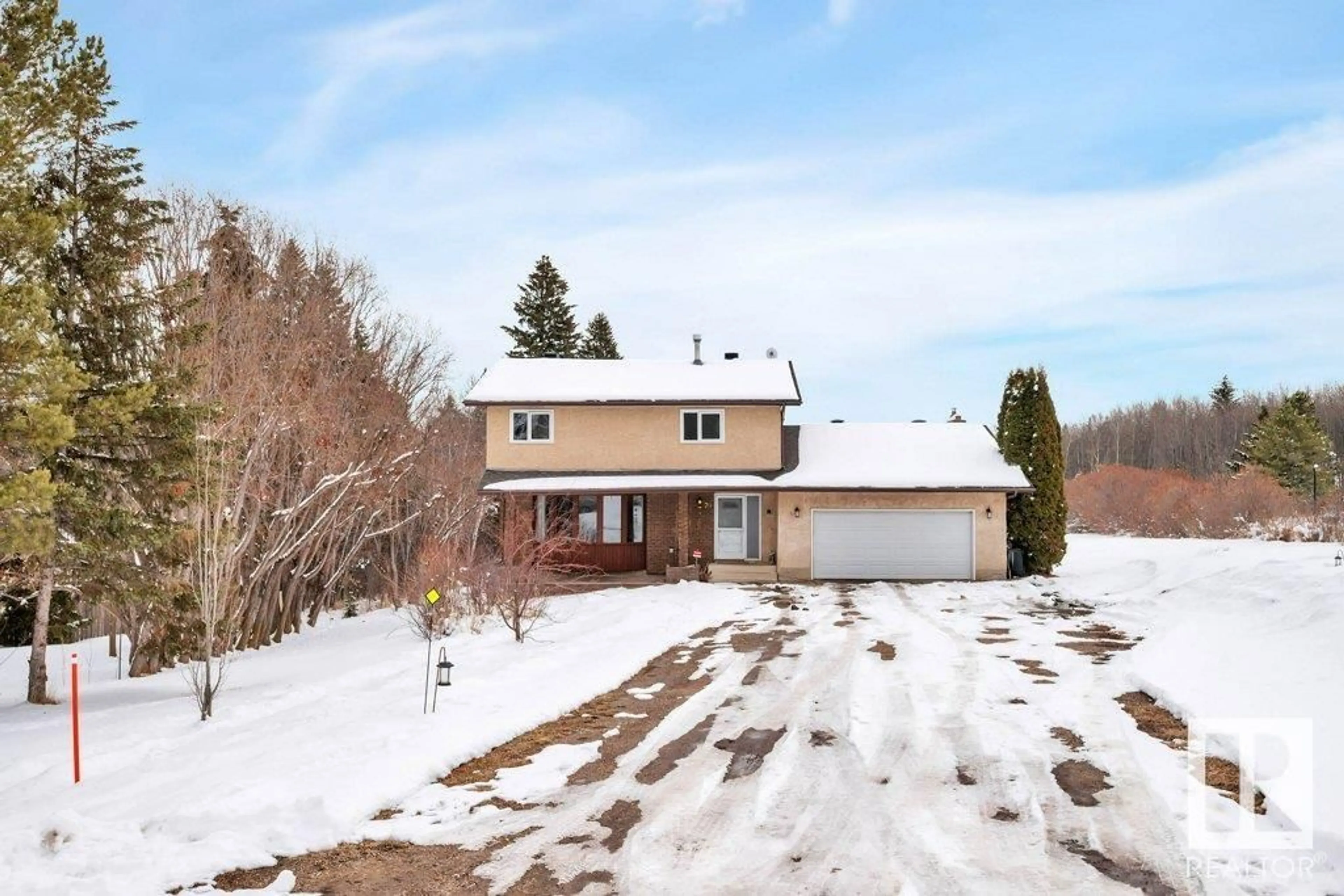 A pic from outside/outdoor area/front of a property/back of a property/a pic from drone, street for 70 56019 RANGE ROAD 230, Rural Sturgeon County Alberta T0A1N2
