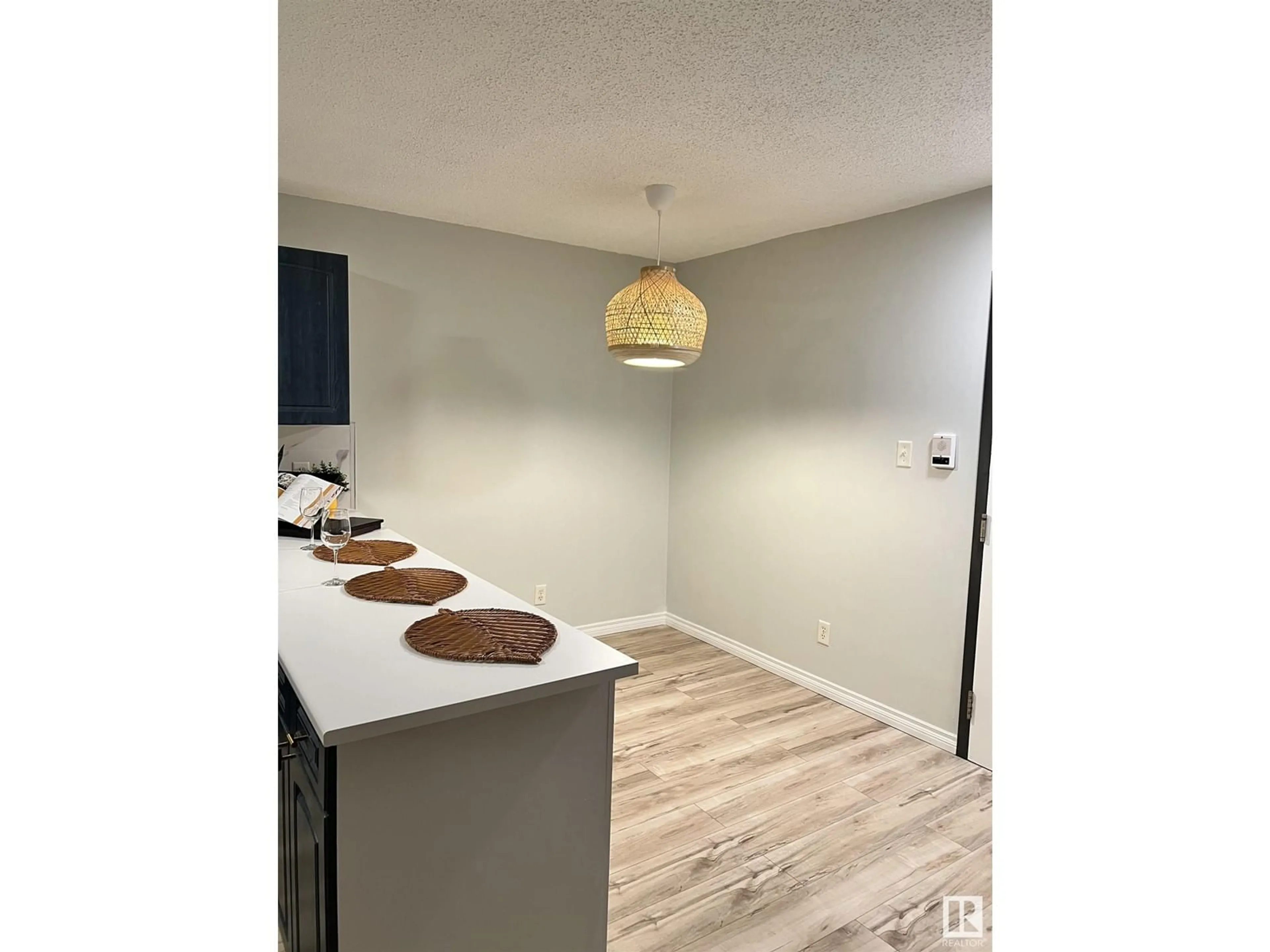 Unknown for #102 - 11825 71 ST, Edmonton Alberta T5B1W4