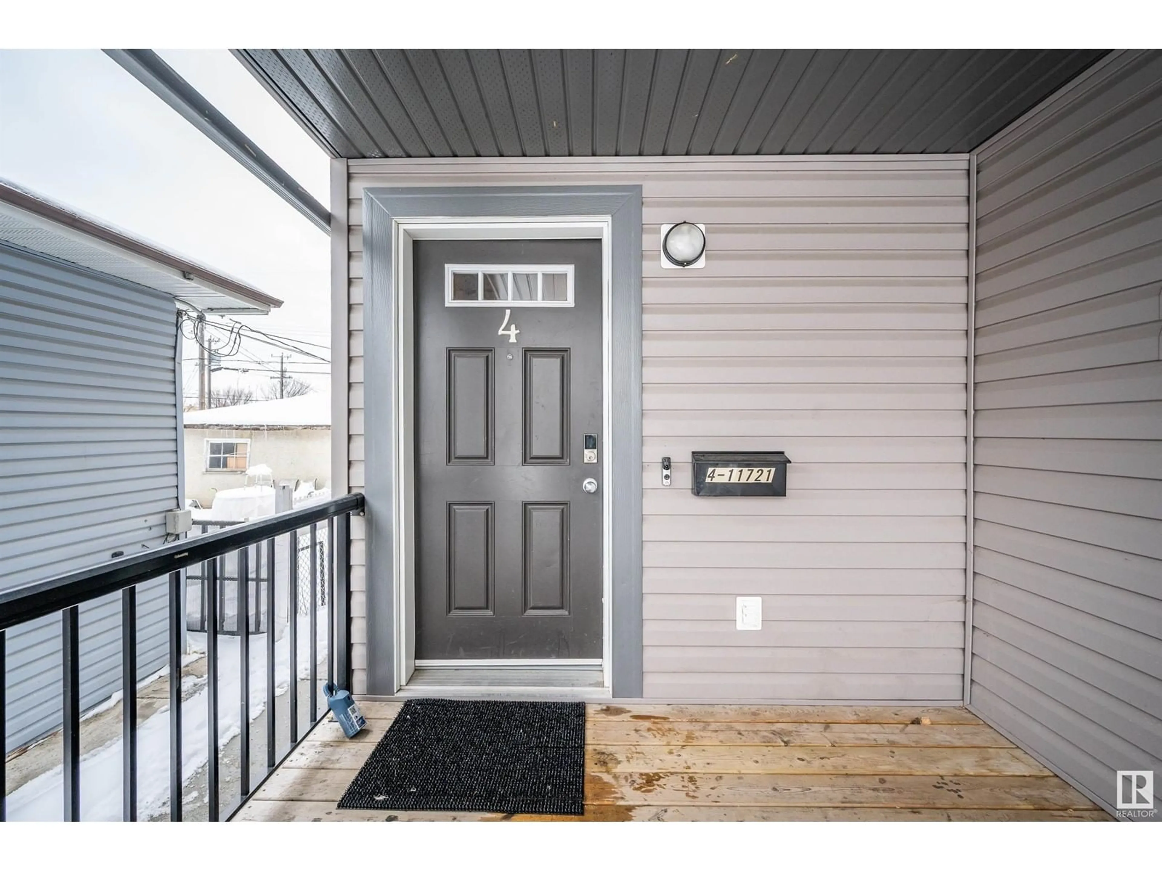Indoor entryway for #4 - 11721 92 ST, Edmonton Alberta T5G1A2