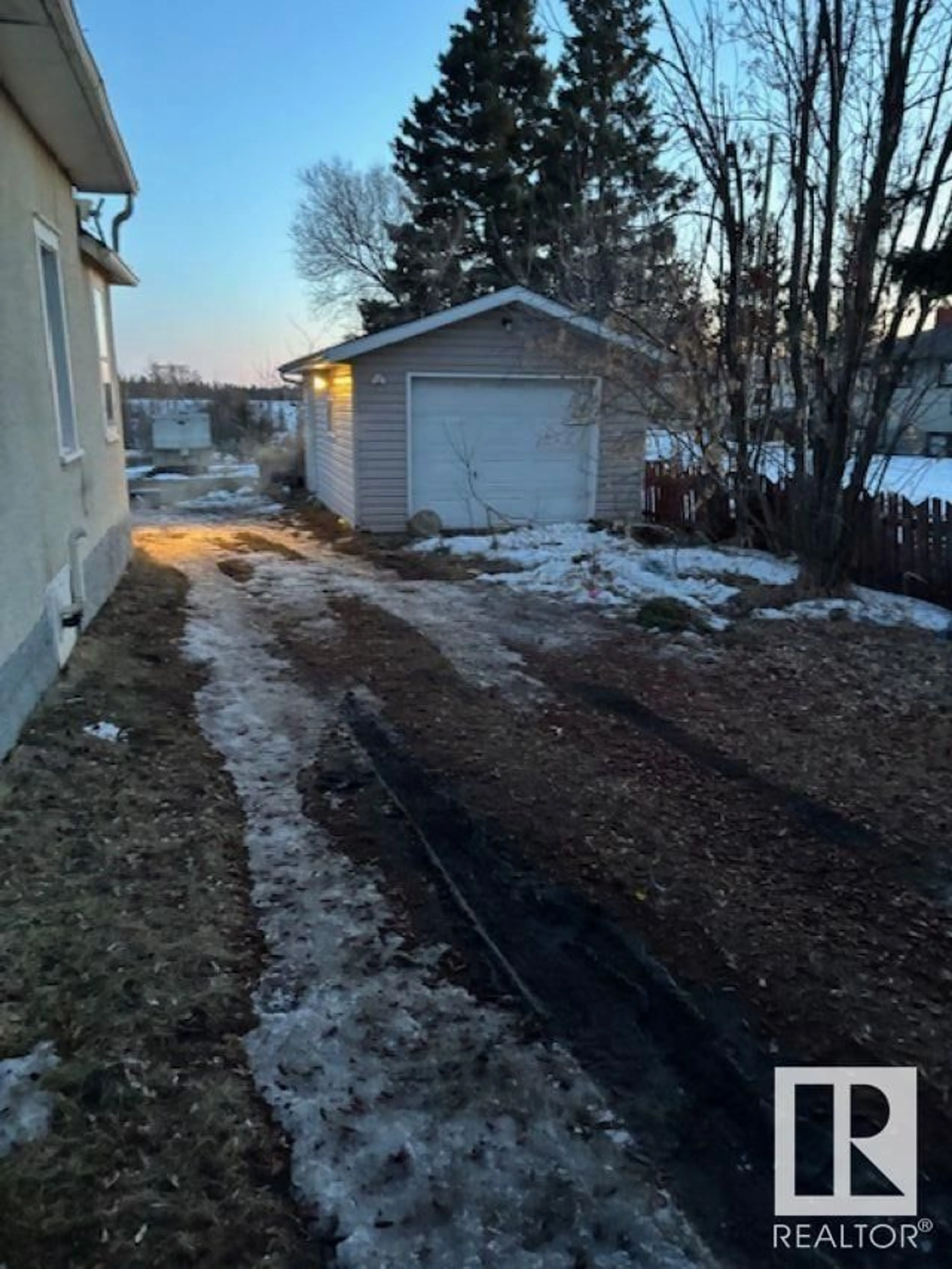 A pic from outside/outdoor area/front of a property/back of a property/a pic from drone, building for 4711 51 AV, Waskatenau Alberta T0A3P0