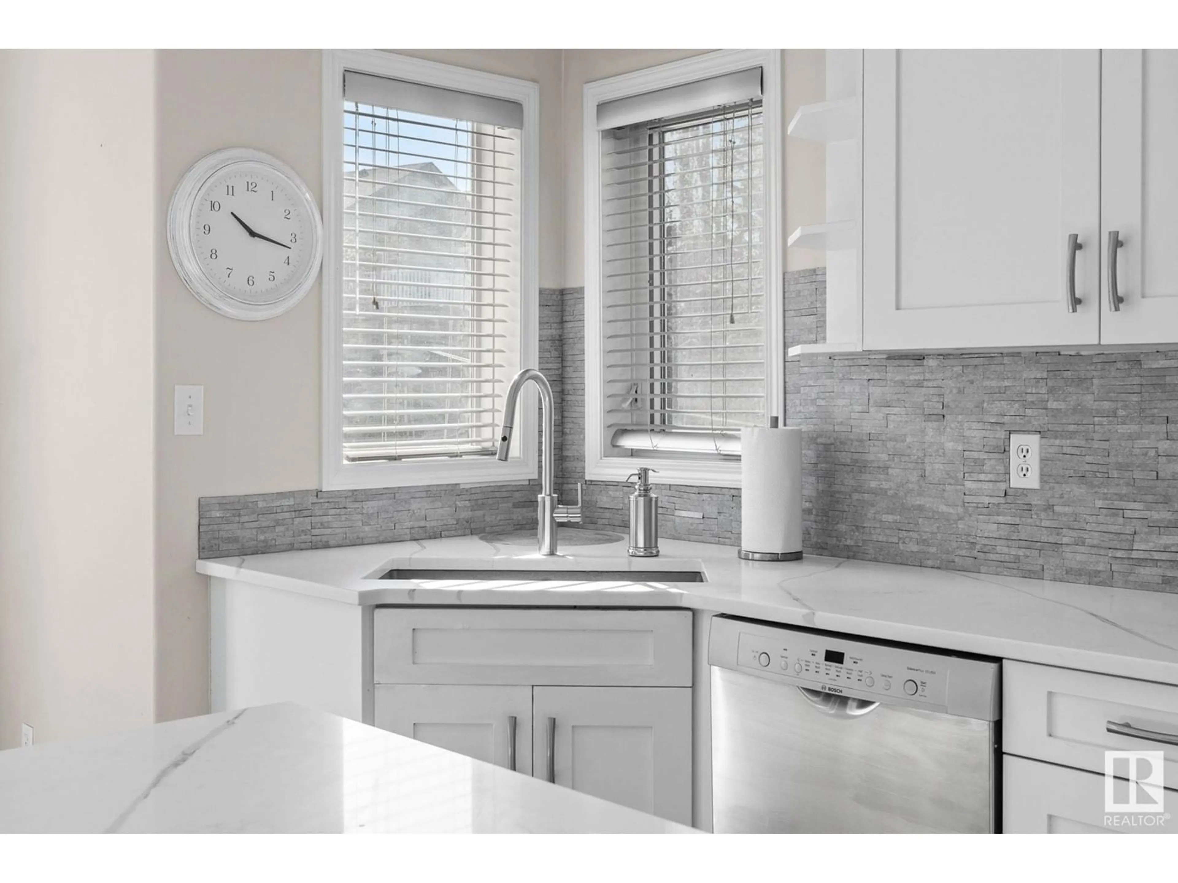 Open concept kitchen, ceramic/tile floor for 523 HUNTERS GR, Edmonton Alberta T6R3B6