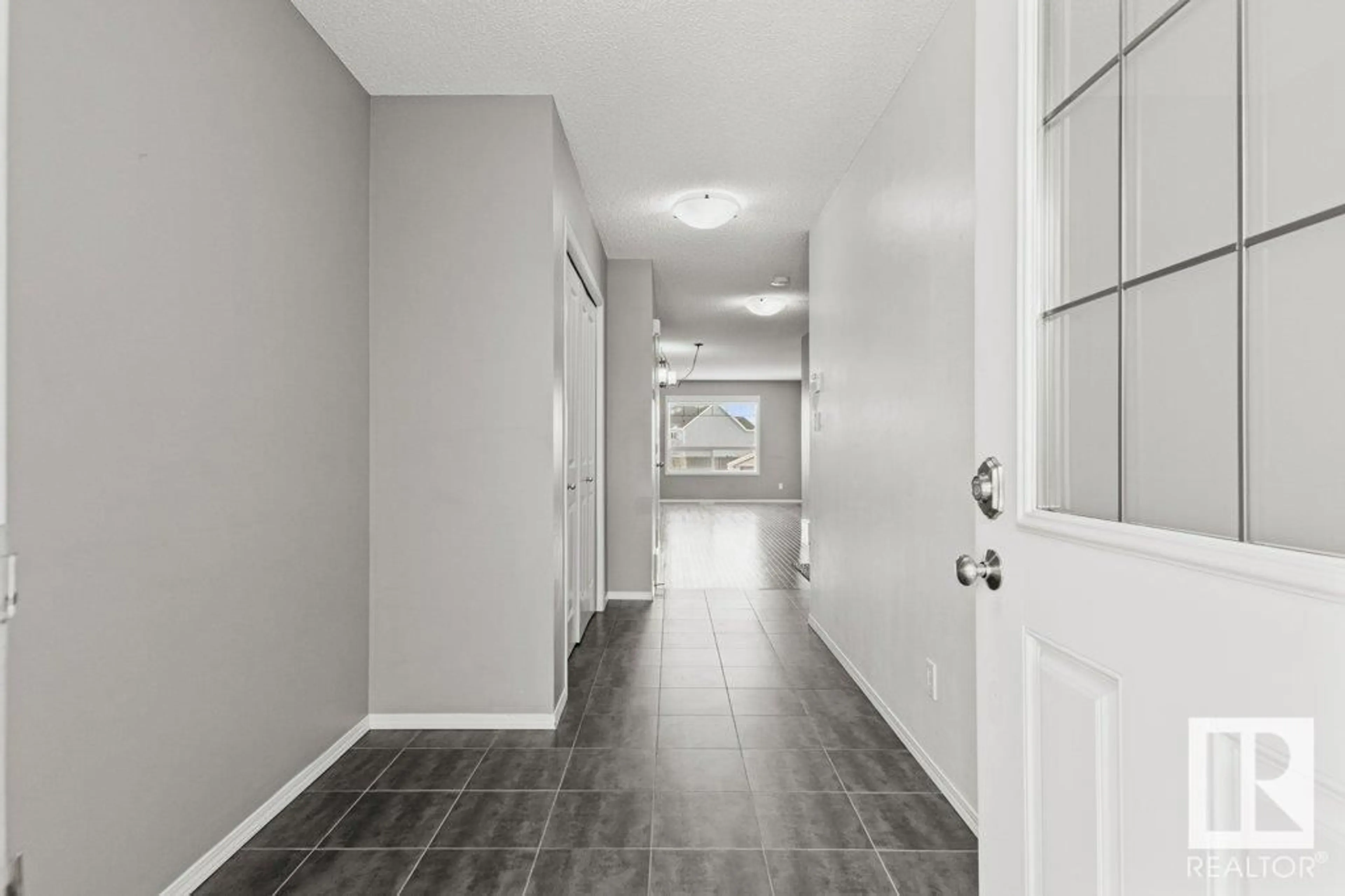 Indoor entryway for 16817 51 ST, Edmonton Alberta T5Y0R8