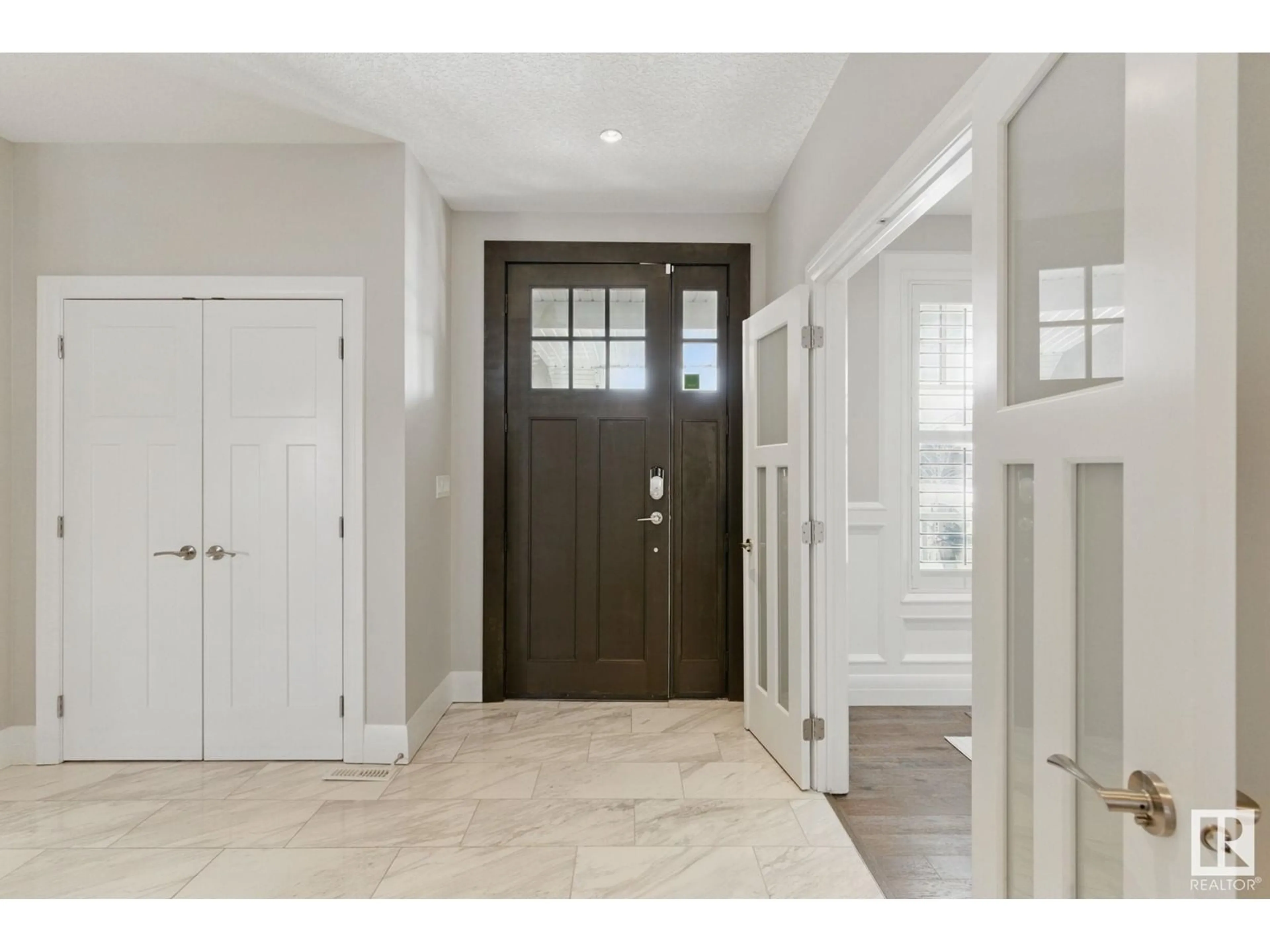 Indoor entryway for 3713 CAMERON HEIGHTS PL, Edmonton Alberta T6M0R1