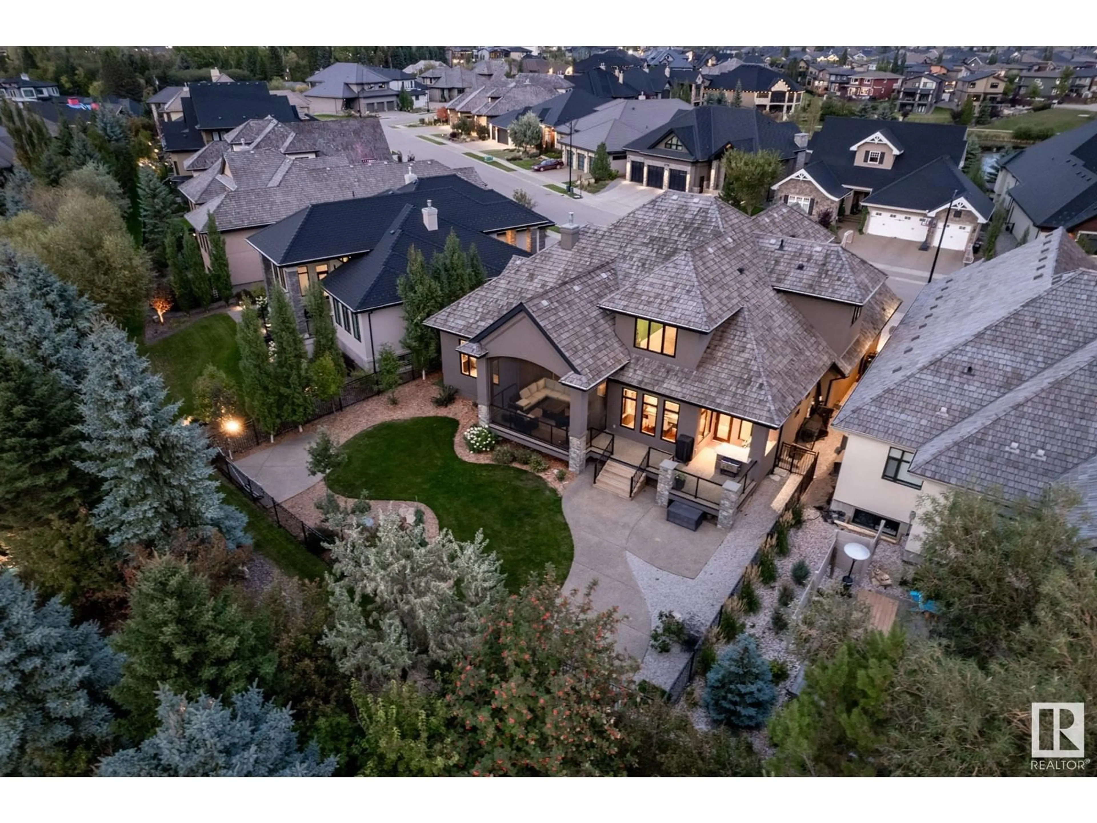 A pic from outside/outdoor area/front of a property/back of a property/a pic from drone, street for 2767 WHEATON DR, Edmonton Alberta T6W2M5