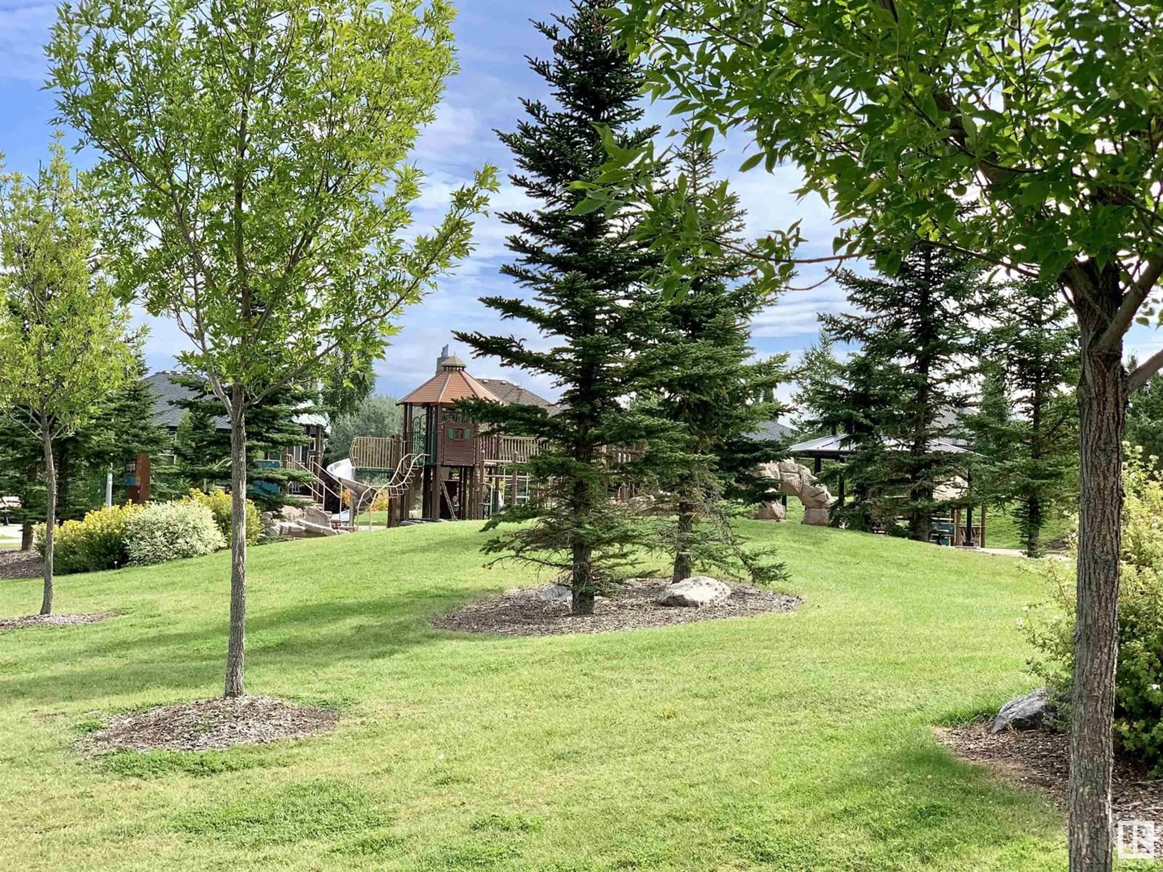A pic from outside/outdoor area/front of a property/back of a property/a pic from drone, mountain view for 7812 MAY LI NW, Edmonton Alberta T6R0G9