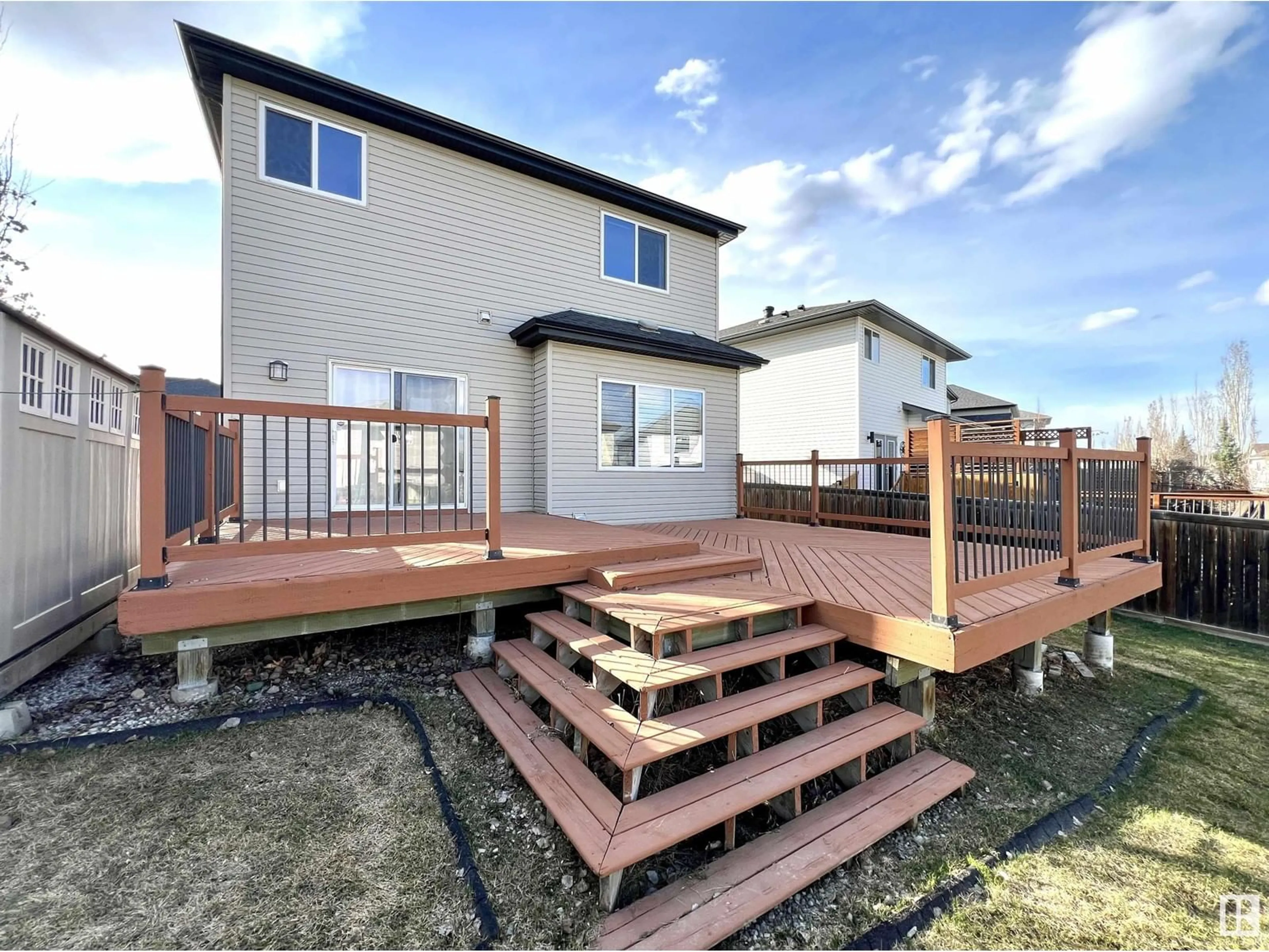 Patio, street for 9515 221 ST, Edmonton Alberta T5T4A8