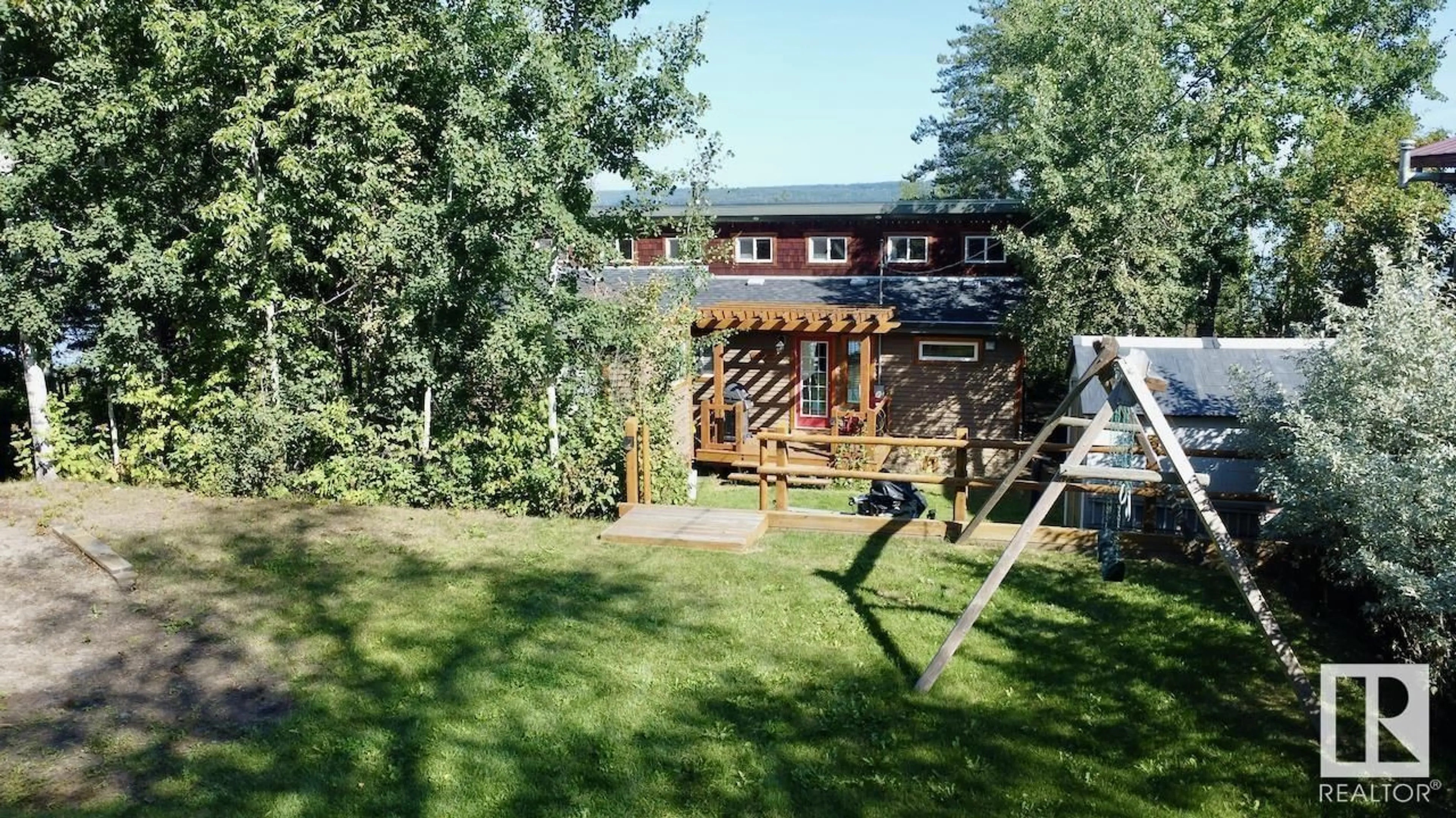 A pic from outside/outdoor area/front of a property/back of a property/a pic from drone, unknown for 52515 - 20 RGE RD 52, Rural Parkland County Alberta T0E2B0