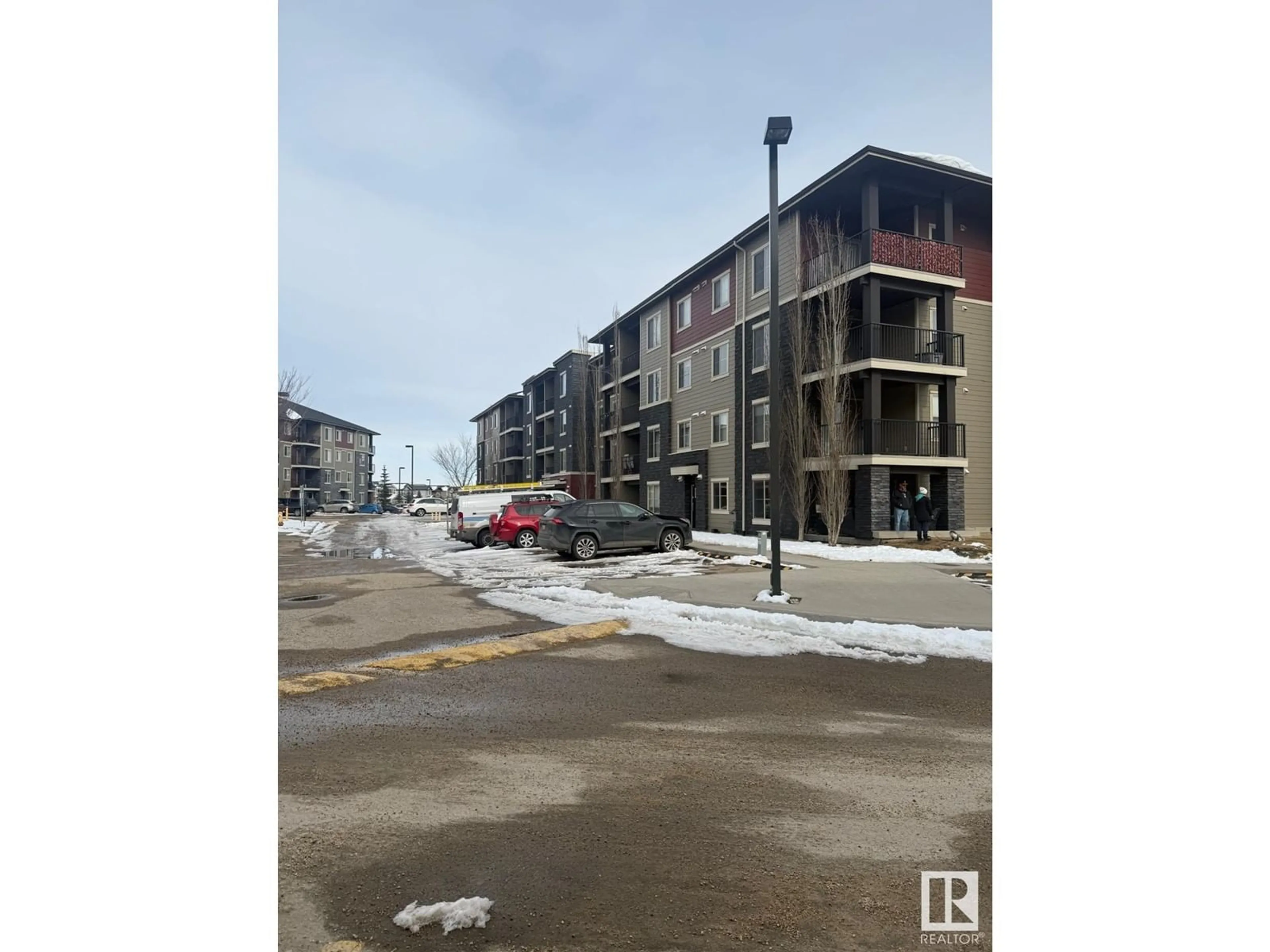 Blurry image for #303 - 1060 MCCONACHIE BV, Edmonton Alberta T5J0W9