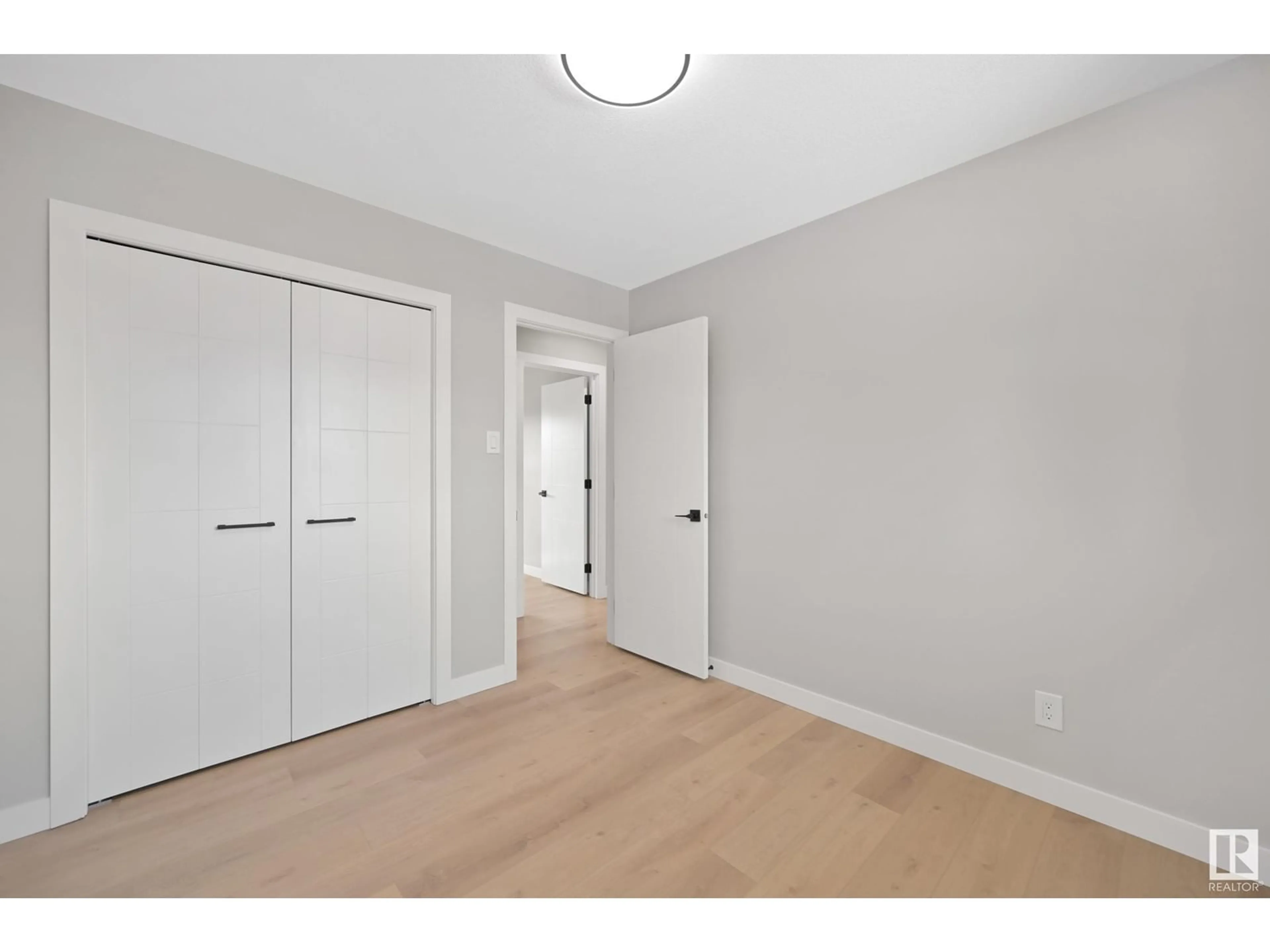 Unknown for 15705 86 AV NW, Edmonton Alberta T5R4C5