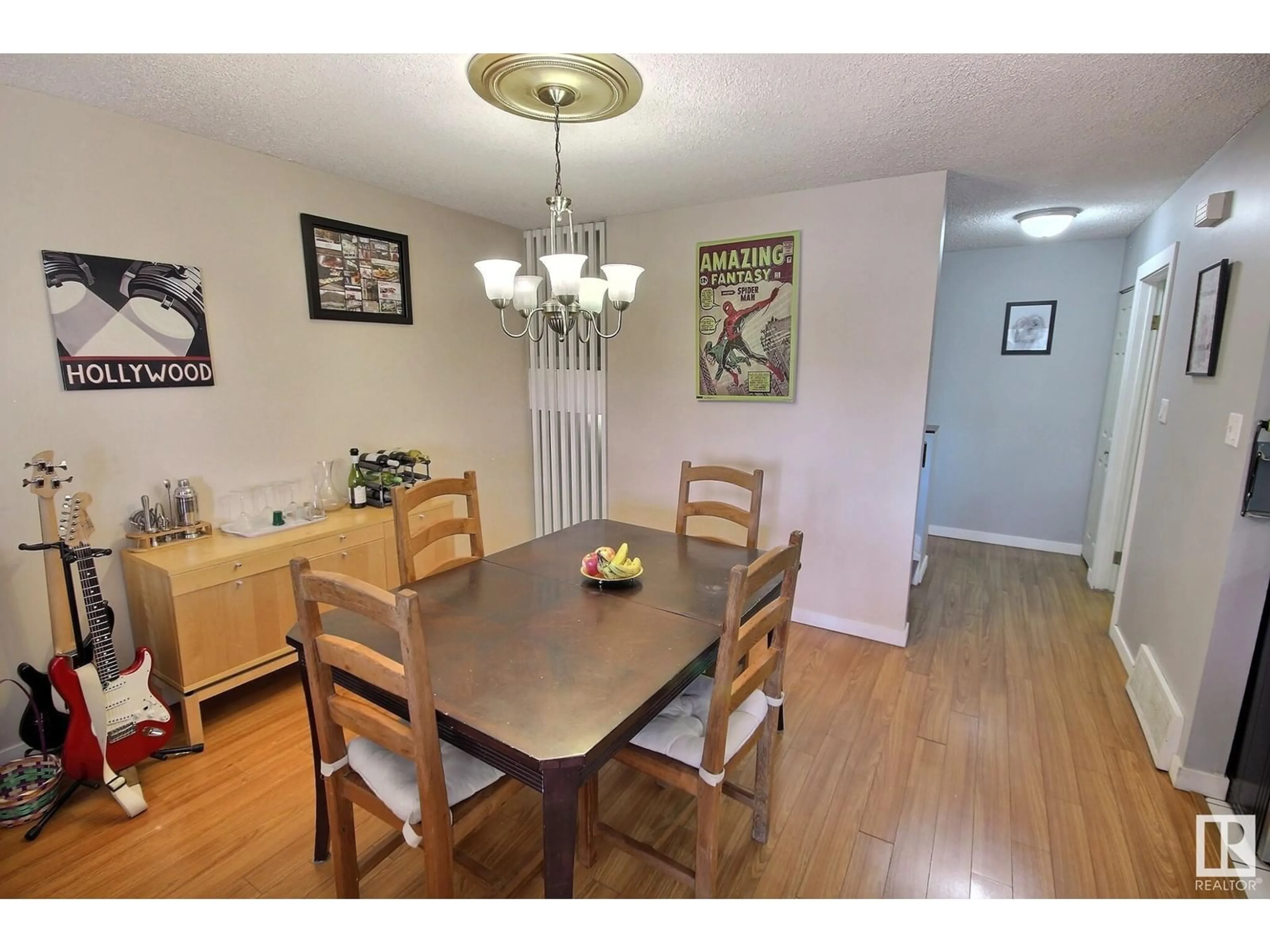 Dining room, wood/laminate floor for 10152 87 AV, Edmonton Alberta T6E2P2