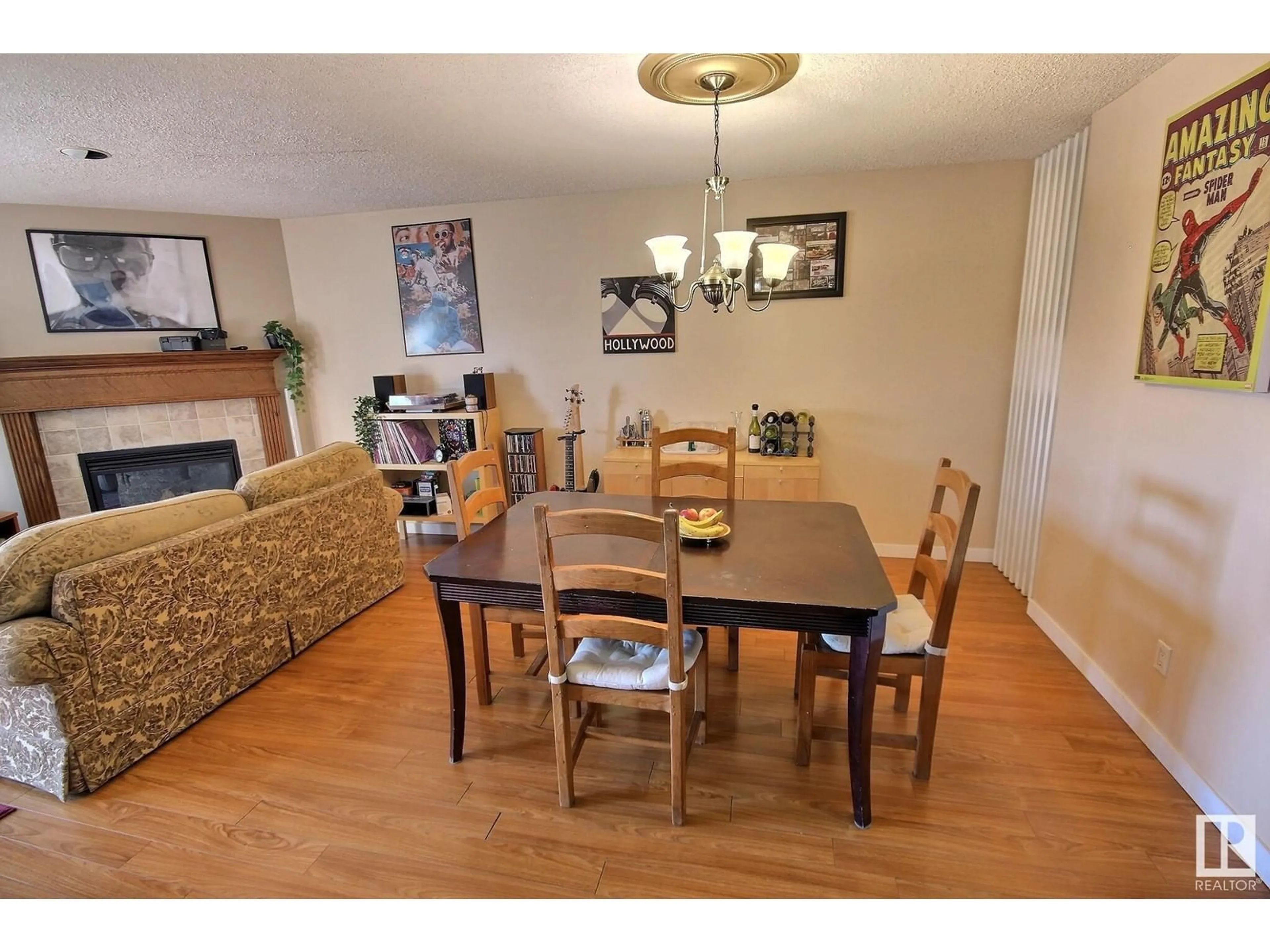 Dining room, wood/laminate floor for 10152 87 AV, Edmonton Alberta T6E2P2