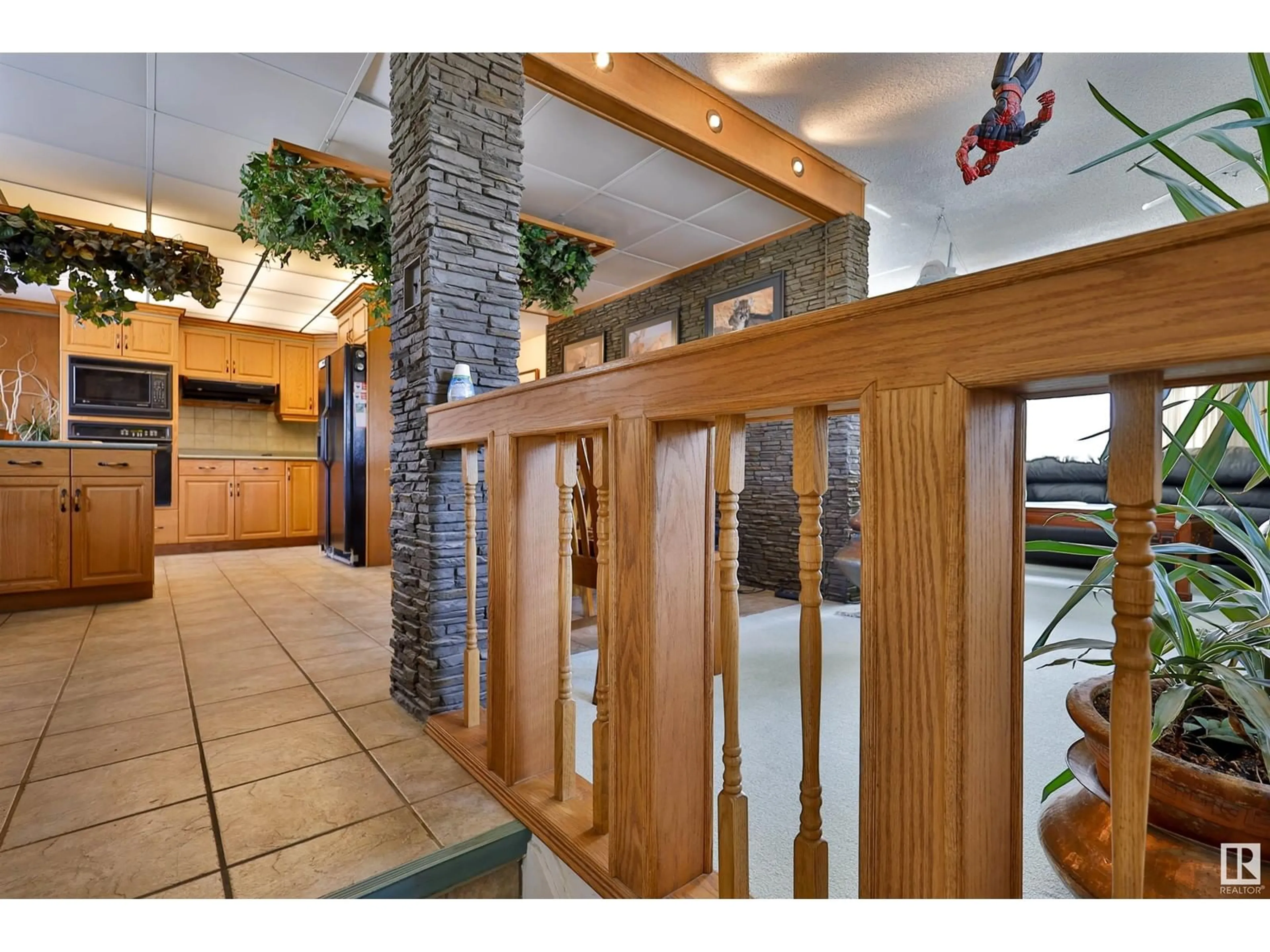 Indoor foyer for NW - 9548 145 AV, Edmonton Alberta T5E2J7