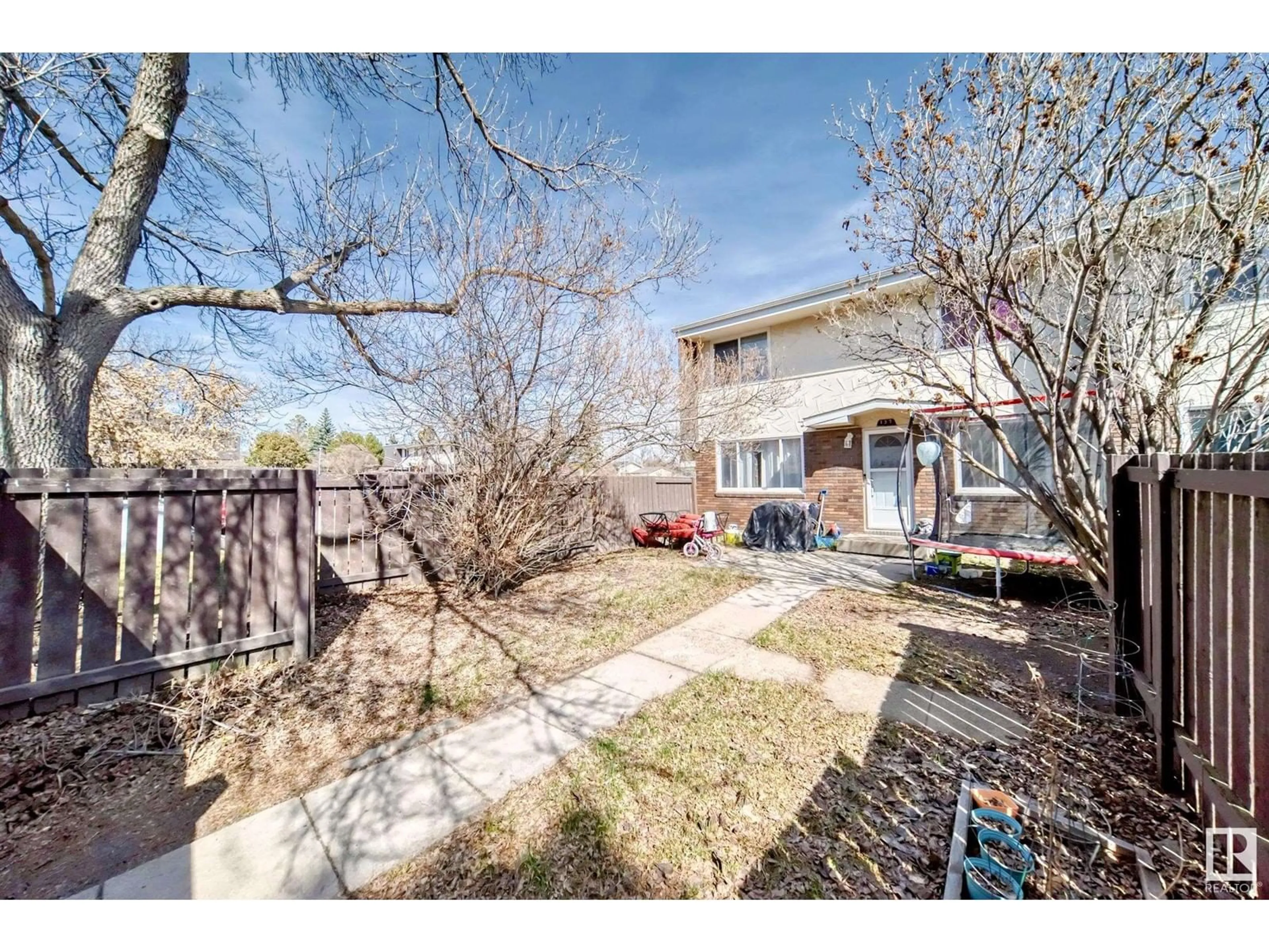 A pic from outside/outdoor area/front of a property/back of a property/a pic from drone, street for NW - 157 ROSELAND VG, Edmonton Alberta T5E5R6