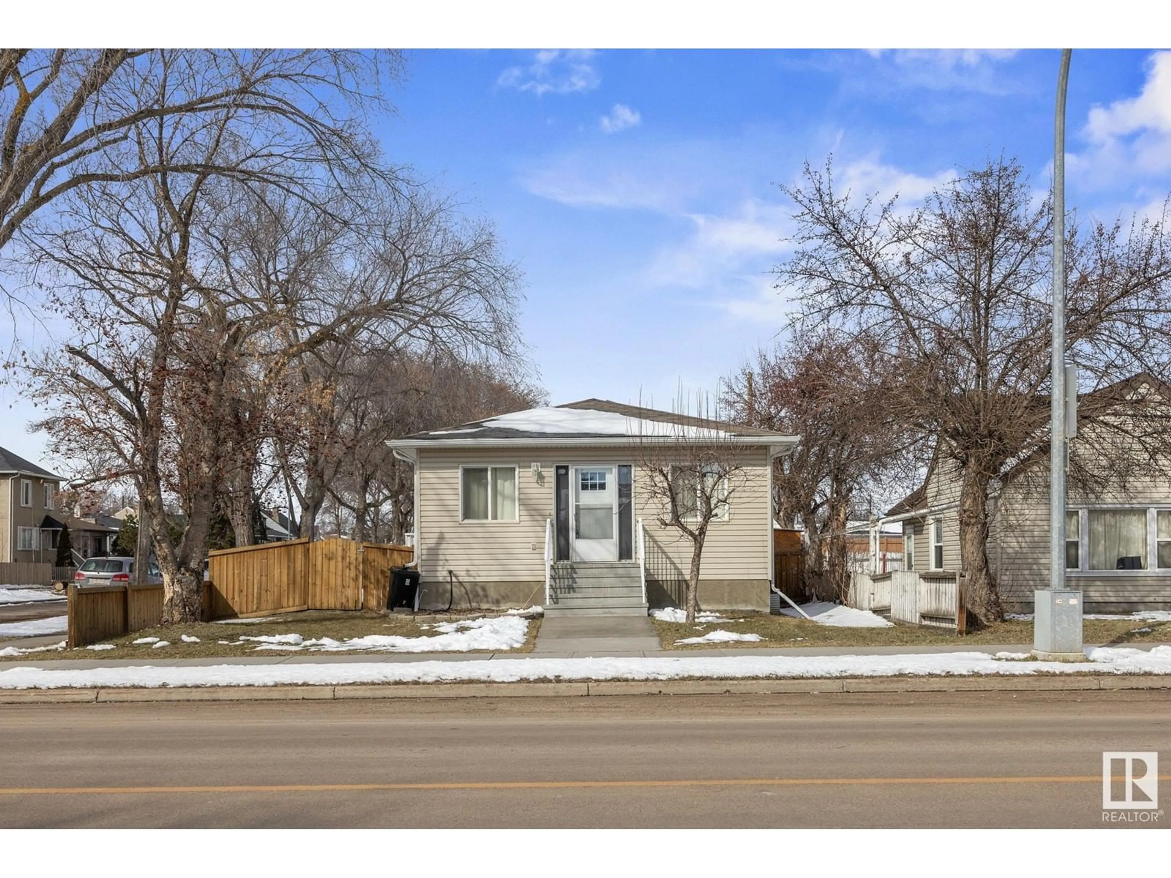 Unknown for 9530 122 AV, Edmonton Alberta T5G0T6