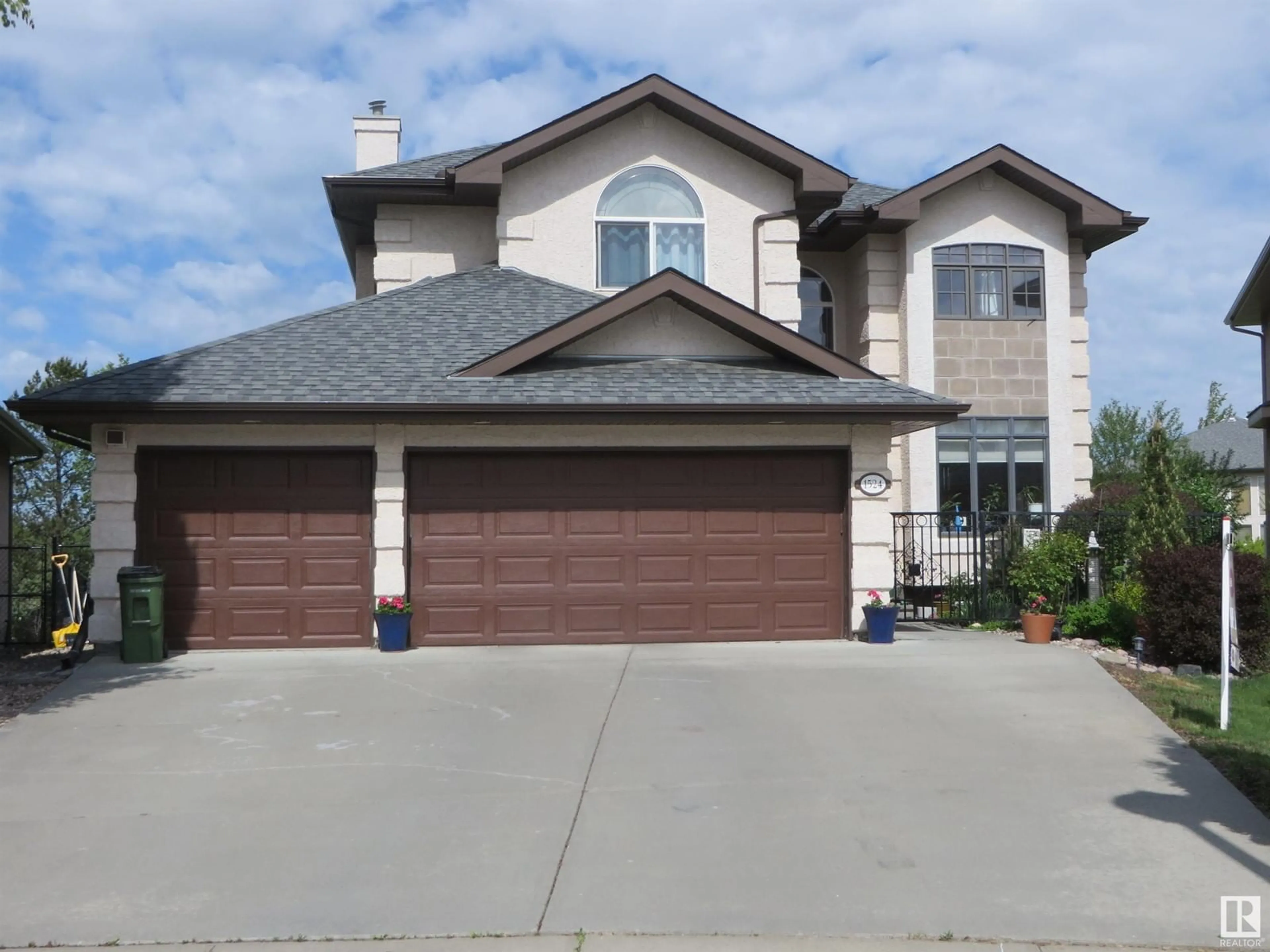 Home with vinyl exterior material, street for 1524 HASWELL CL, Edmonton Alberta T6R3J4