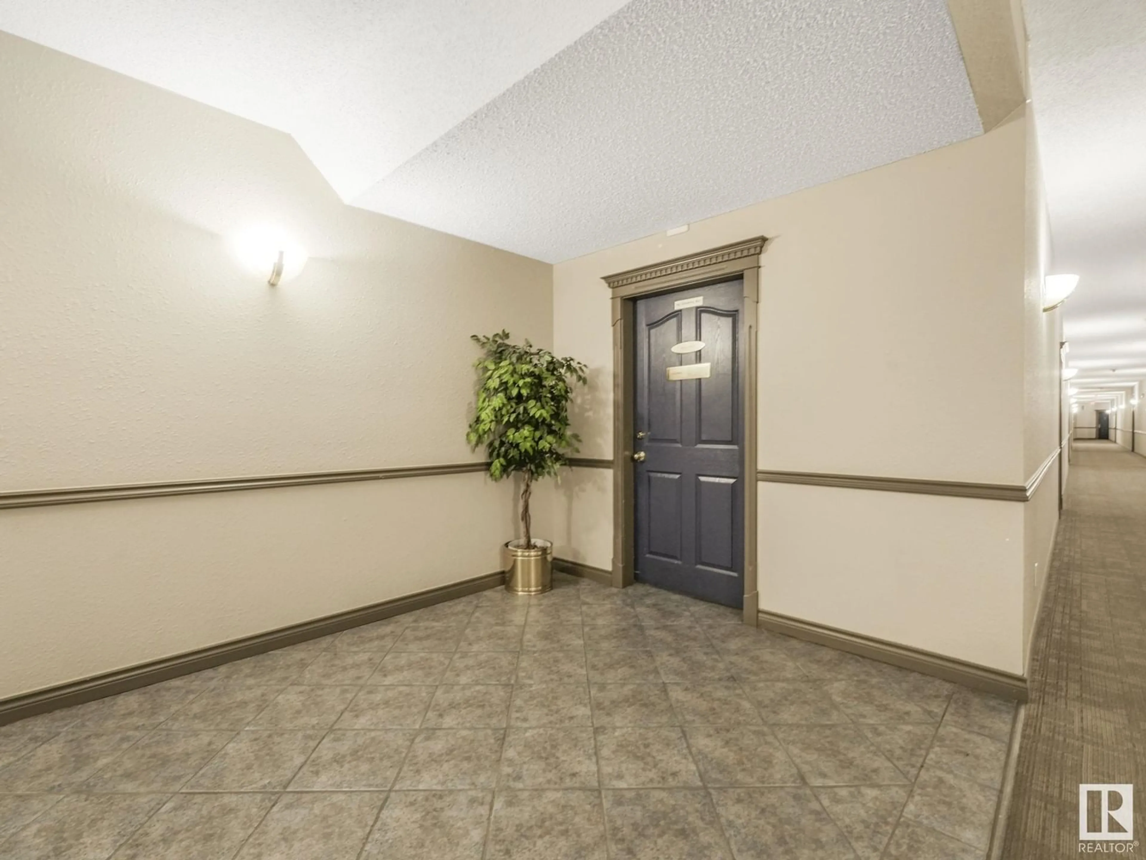 Indoor foyer for #202 - 2903 RABBIT HILL RD, Edmonton Alberta T6R3A3