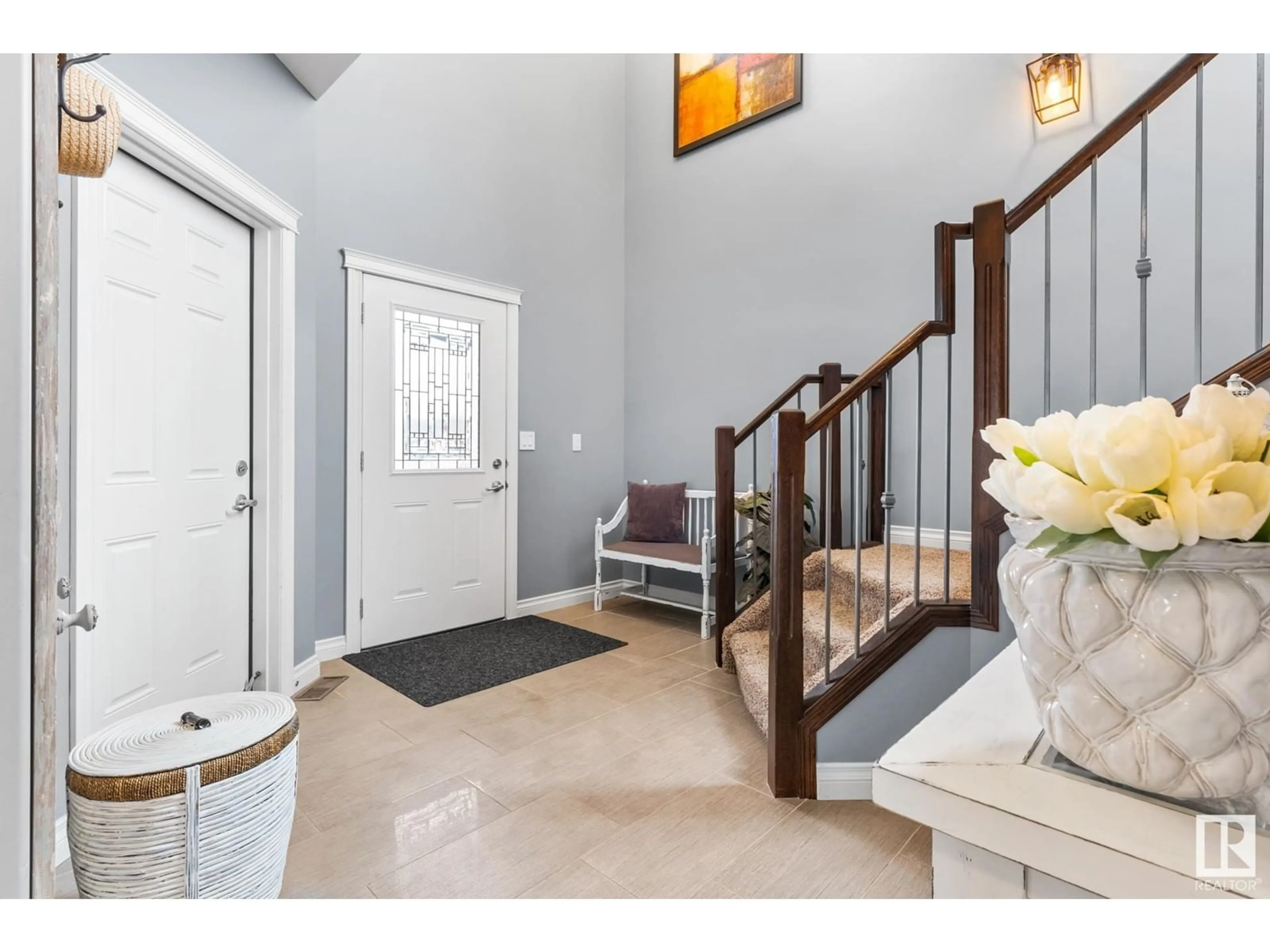 Indoor entryway for 16 VERA CLOSE, Olds Alberta T4H0C3
