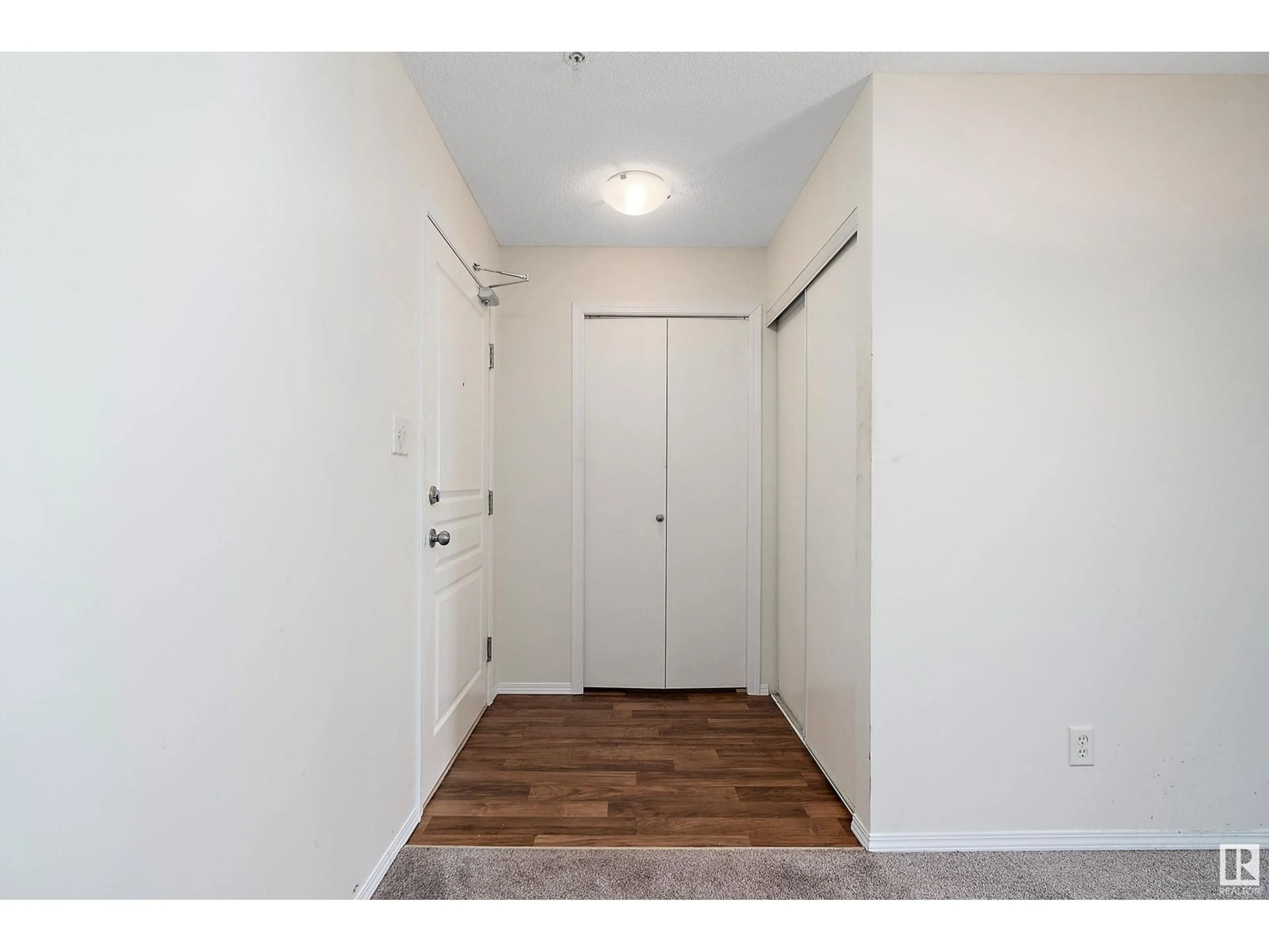 Indoor entryway for #226 - 1180 HYNDMAN RD, Edmonton Alberta T5A0P8