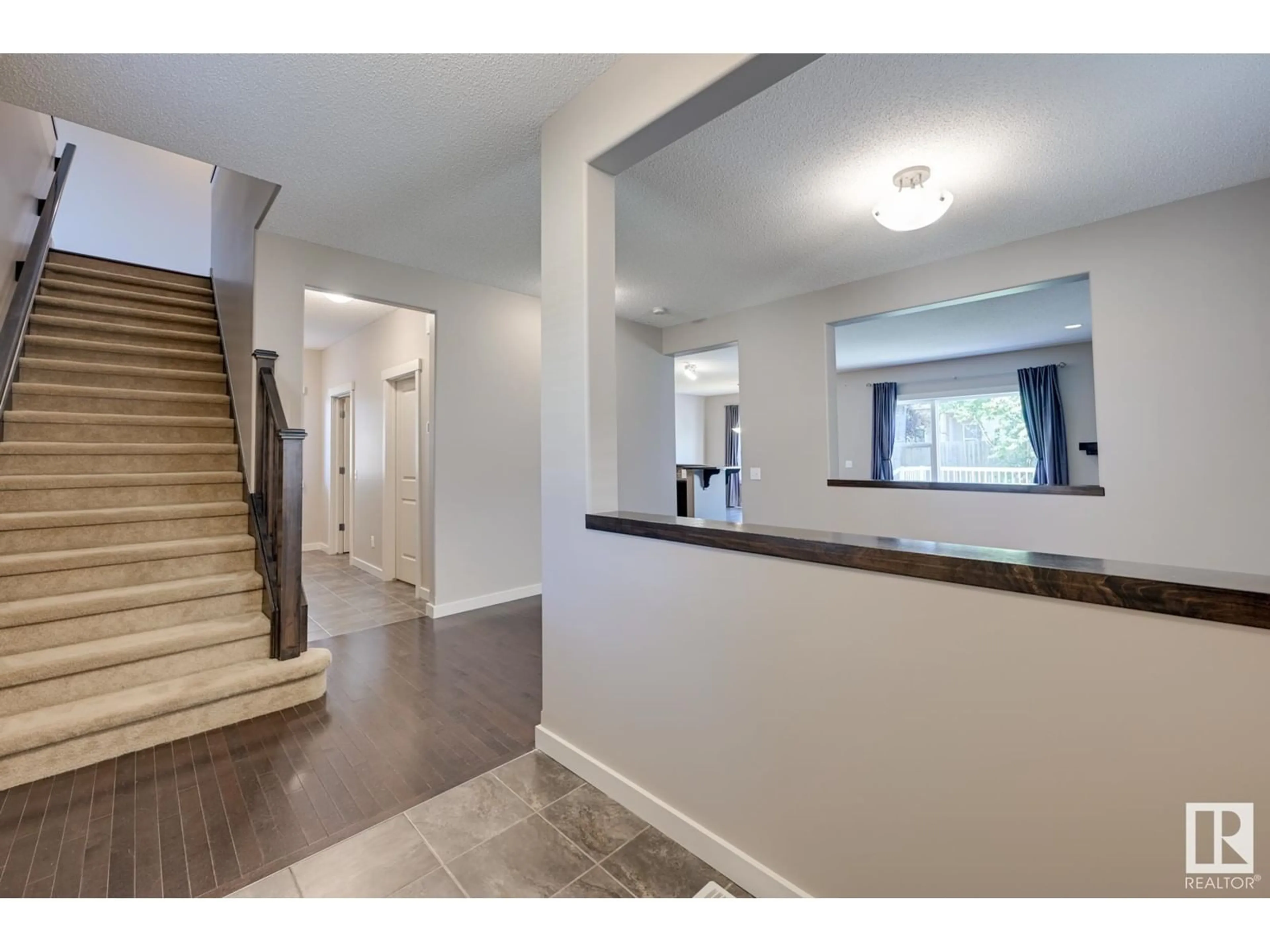Indoor entryway for 122 CAMPBELL DR, Sherwood Park Alberta T8H0E3