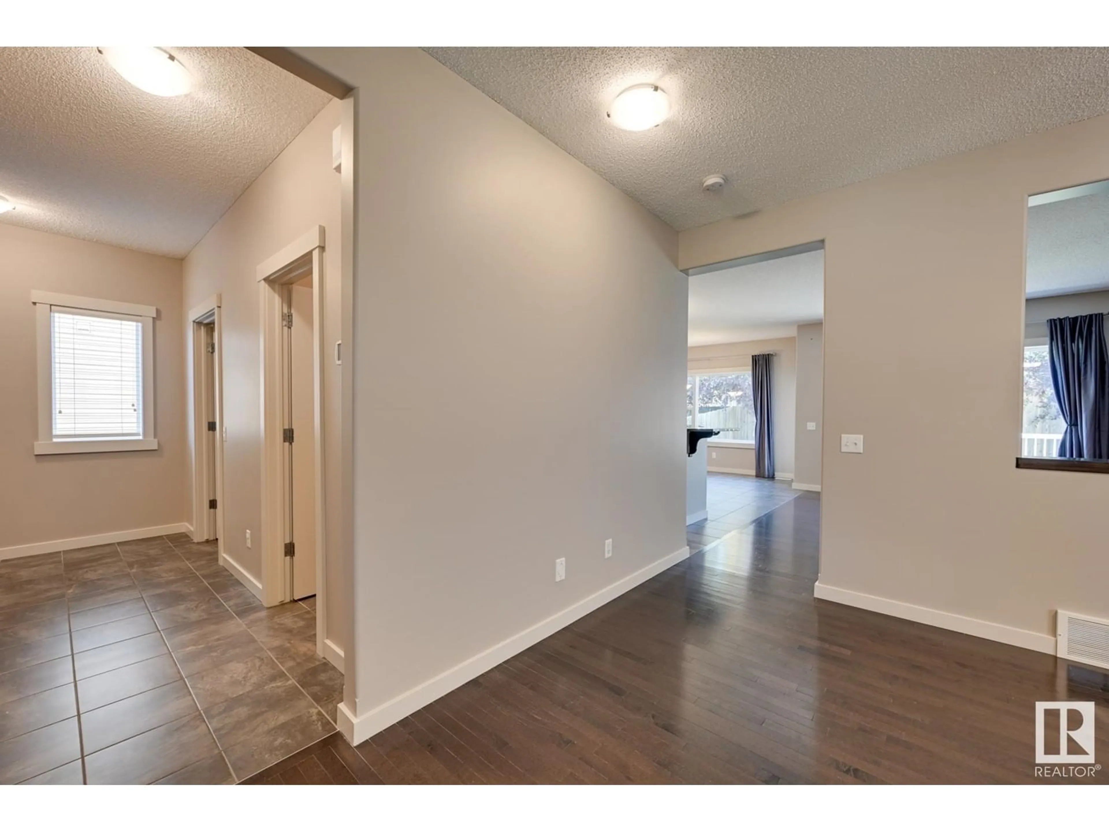 Indoor entryway for 122 CAMPBELL DR, Sherwood Park Alberta T8H0E3