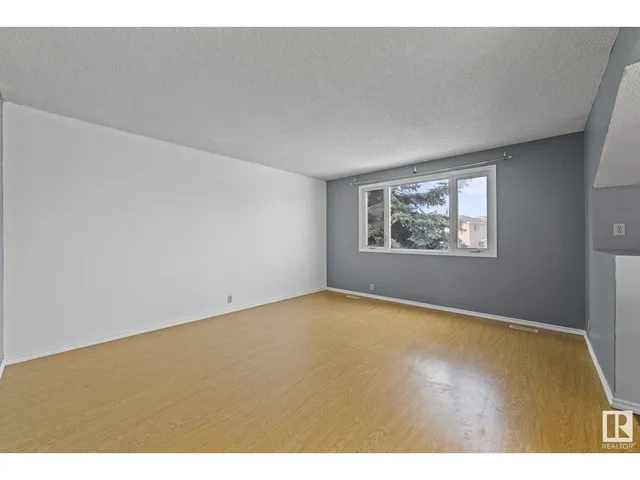 4554 32Ave NW, Edmonton 4