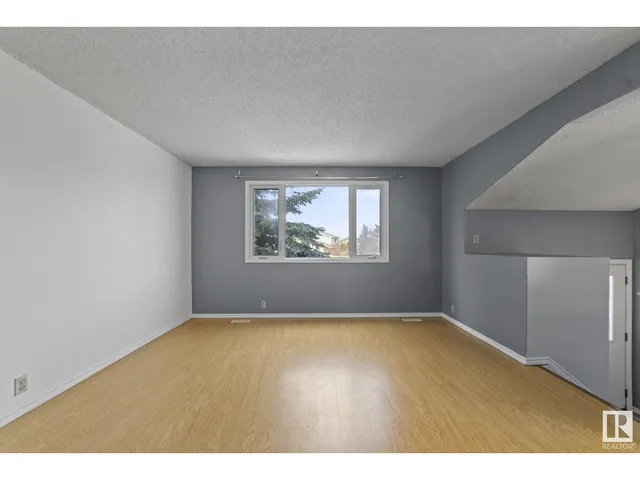4554 32Ave NW, Edmonton 5