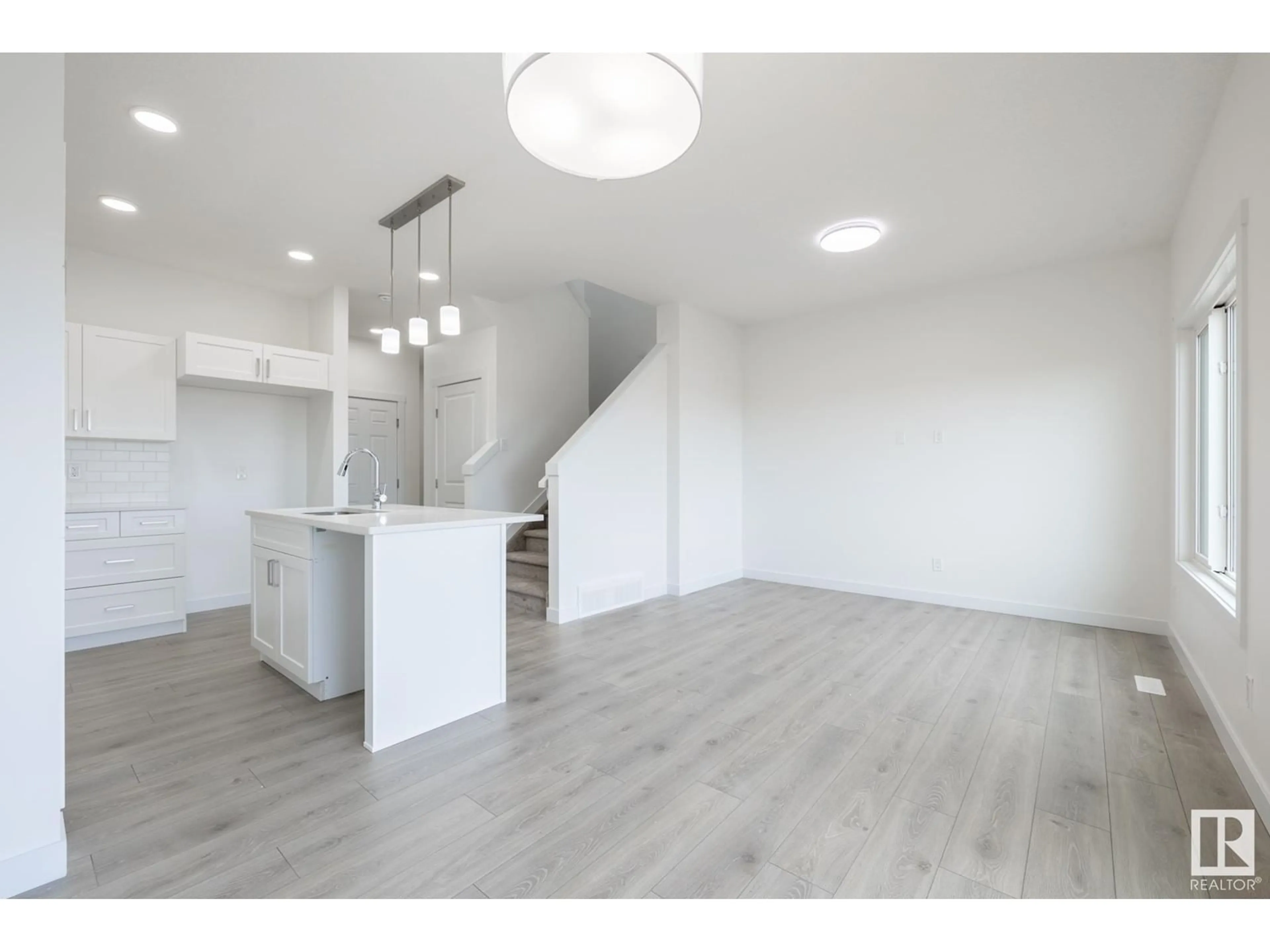 A pic of a room for 19106 29 AV, Edmonton Alberta T6M0Z9