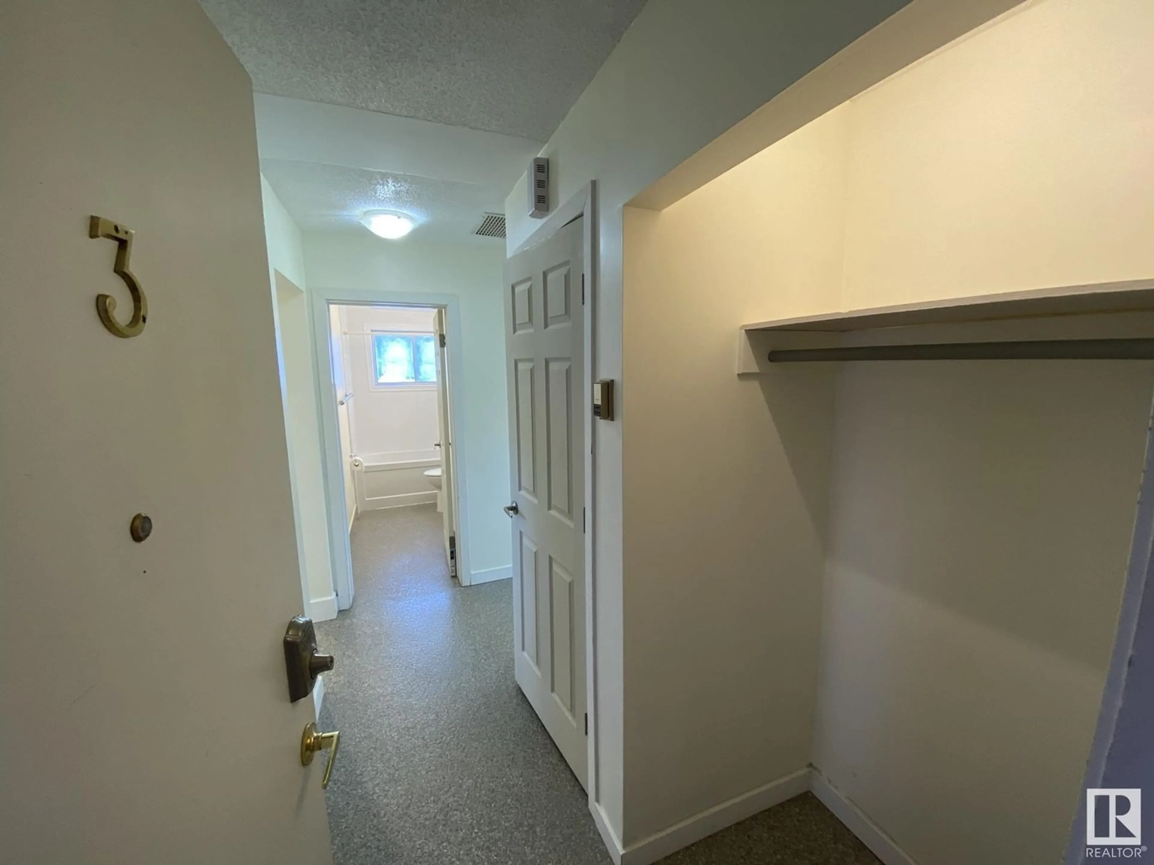 A pic of a room for 11839 45 ST, Edmonton Alberta T5W2T3
