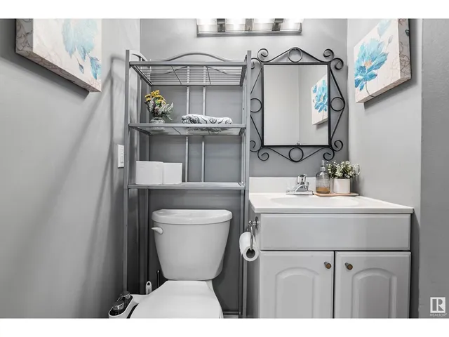 18066 93 AV NW, Edmonton 5