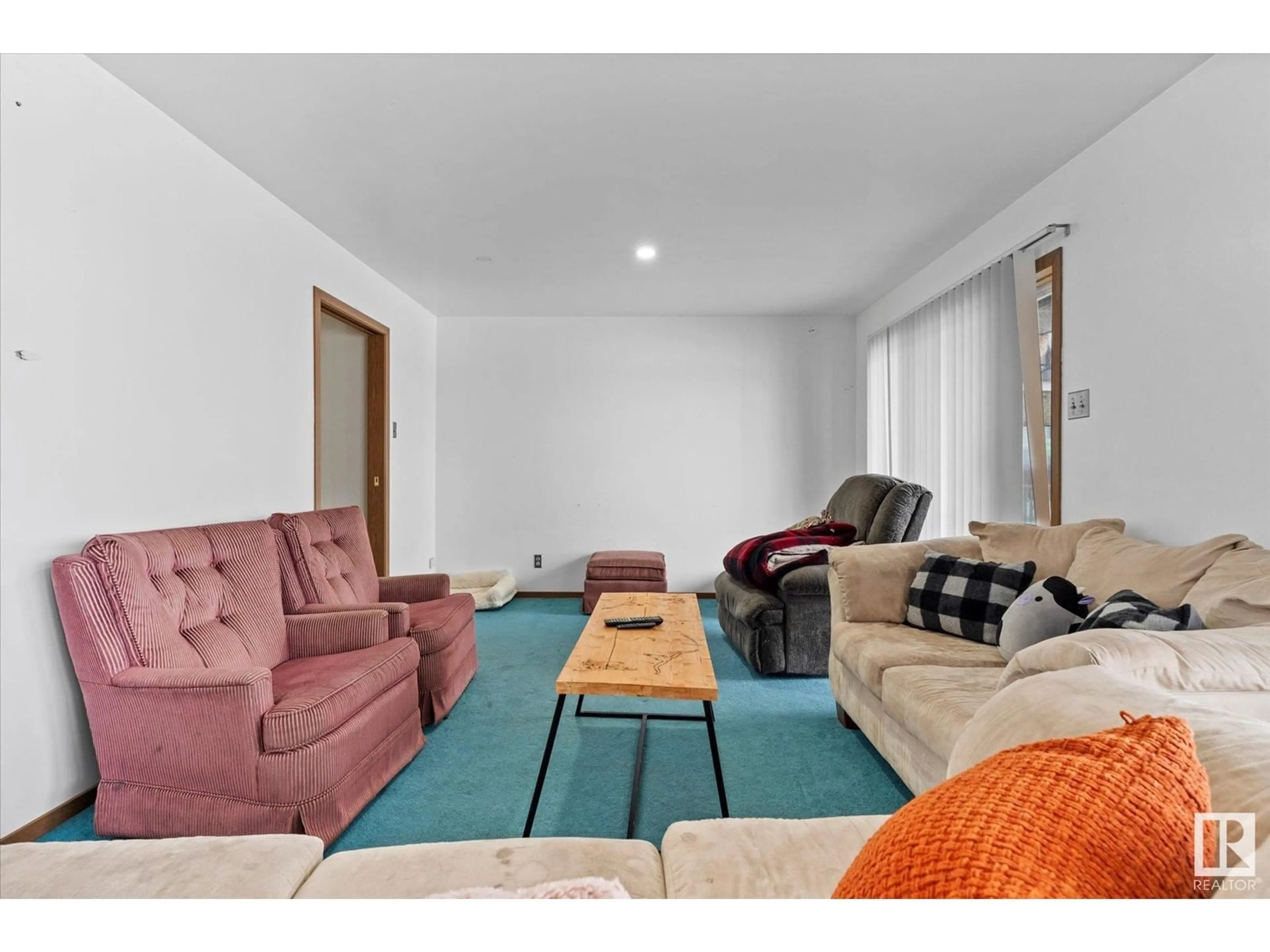 Living room with furniture, unknown for 55122 RANGE ROAD 13, Rural Lac Ste. Anne County Alberta T0E1V0