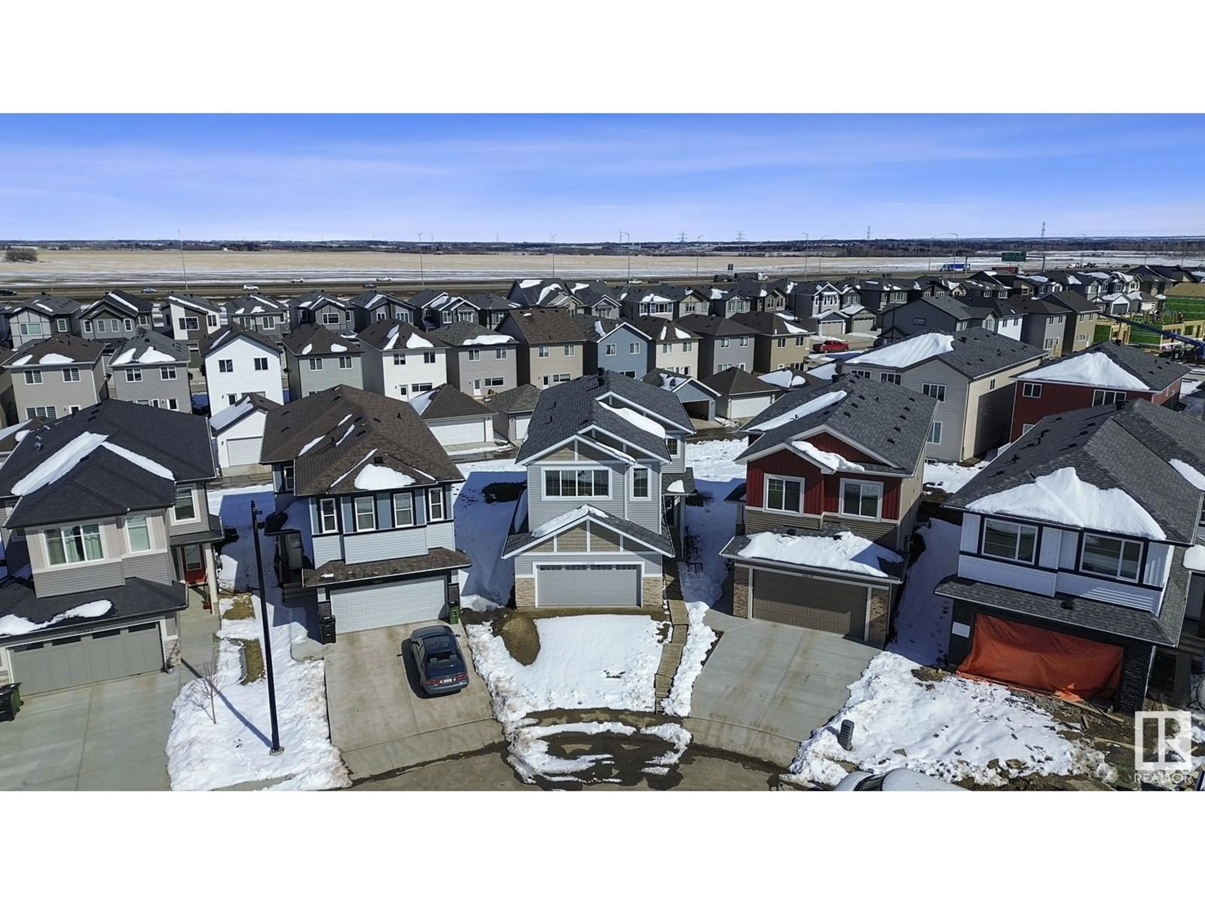 A pic from outside/outdoor area/front of a property/back of a property/a pic from drone, street for NW - 17619 48 ST, Edmonton Alberta T5Y0N4