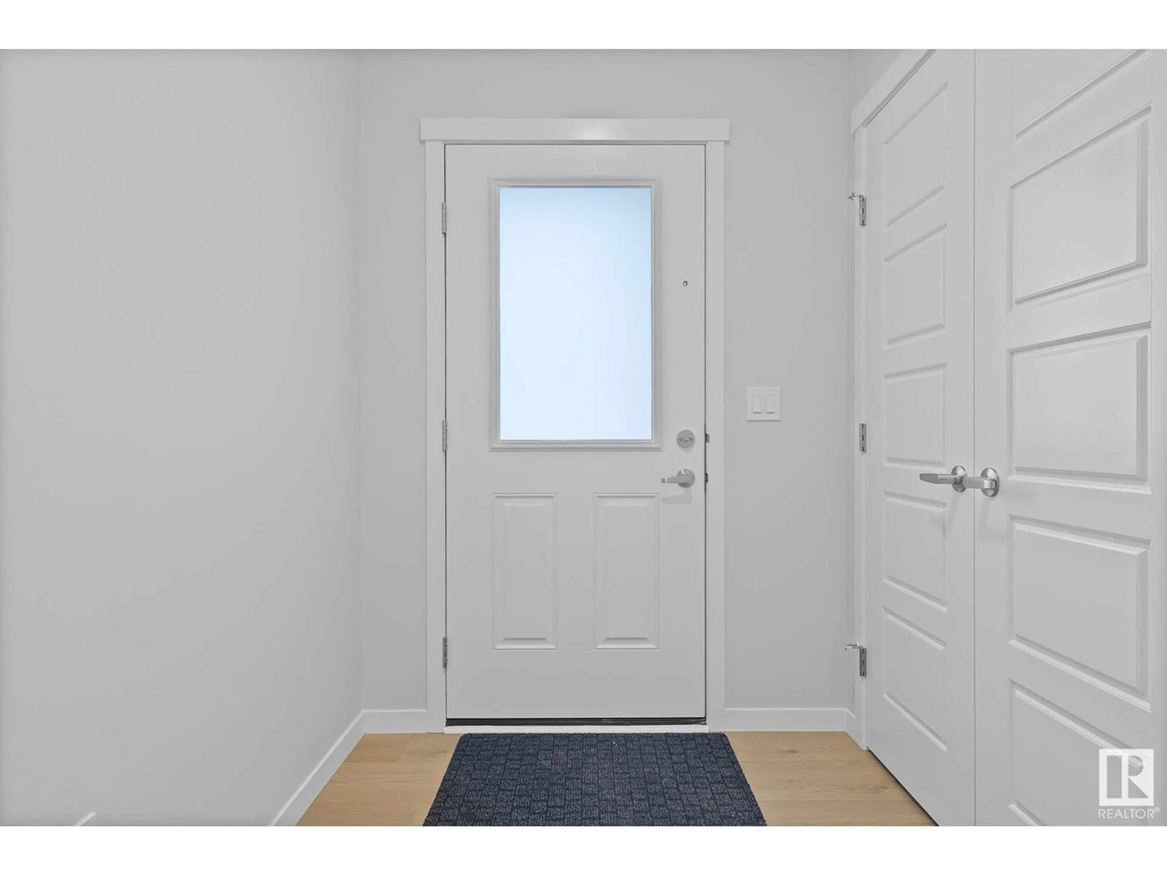 Indoor entryway for NW - 17619 48 ST, Edmonton Alberta T5Y0N4