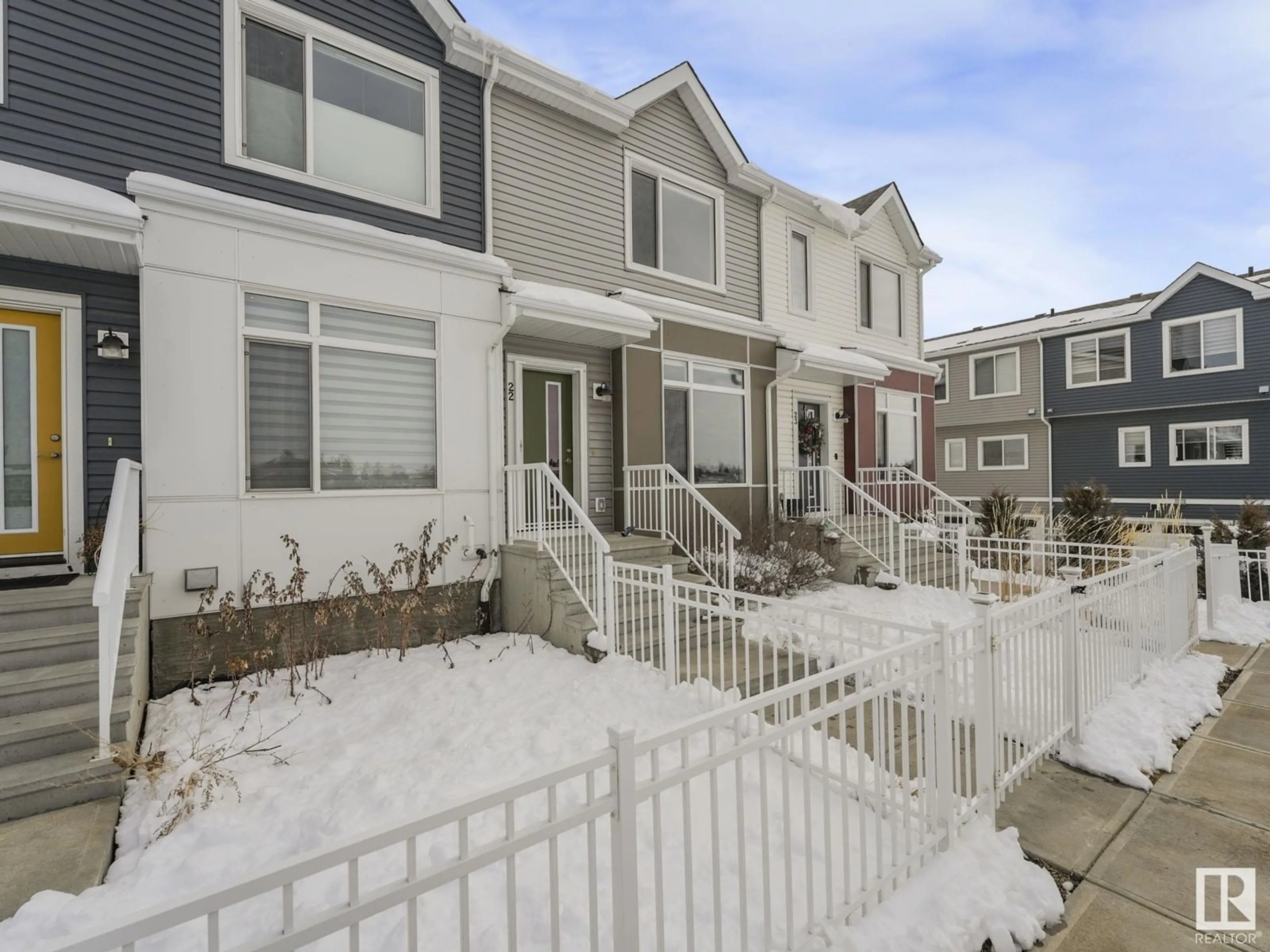Patio, street for 22 215 SADDLEBACK RD NW, Edmonton Alberta T6J5T6