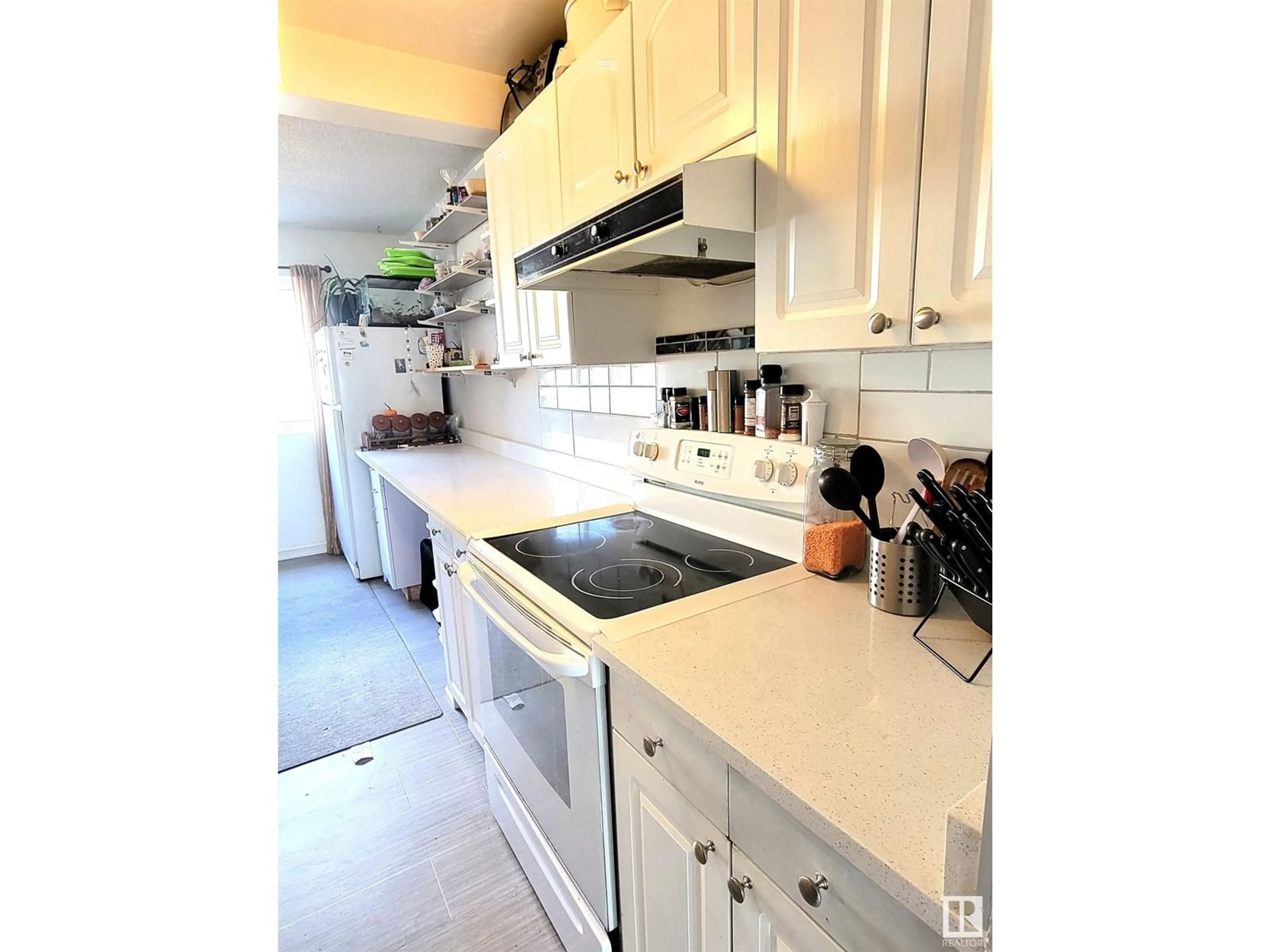 Standard kitchen, unknown for 892 ABBOTTSFIELD RD, Edmonton Alberta T5W4R4