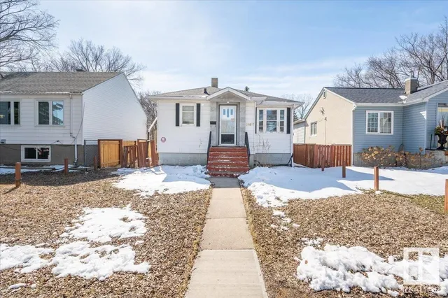 10807 67 AV NW, Edmonton 2