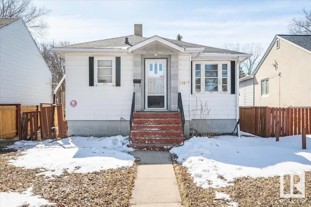 10807 67 AV NW, Edmonton 3