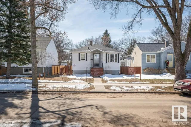 10807 67 AV NW, Edmonton 4