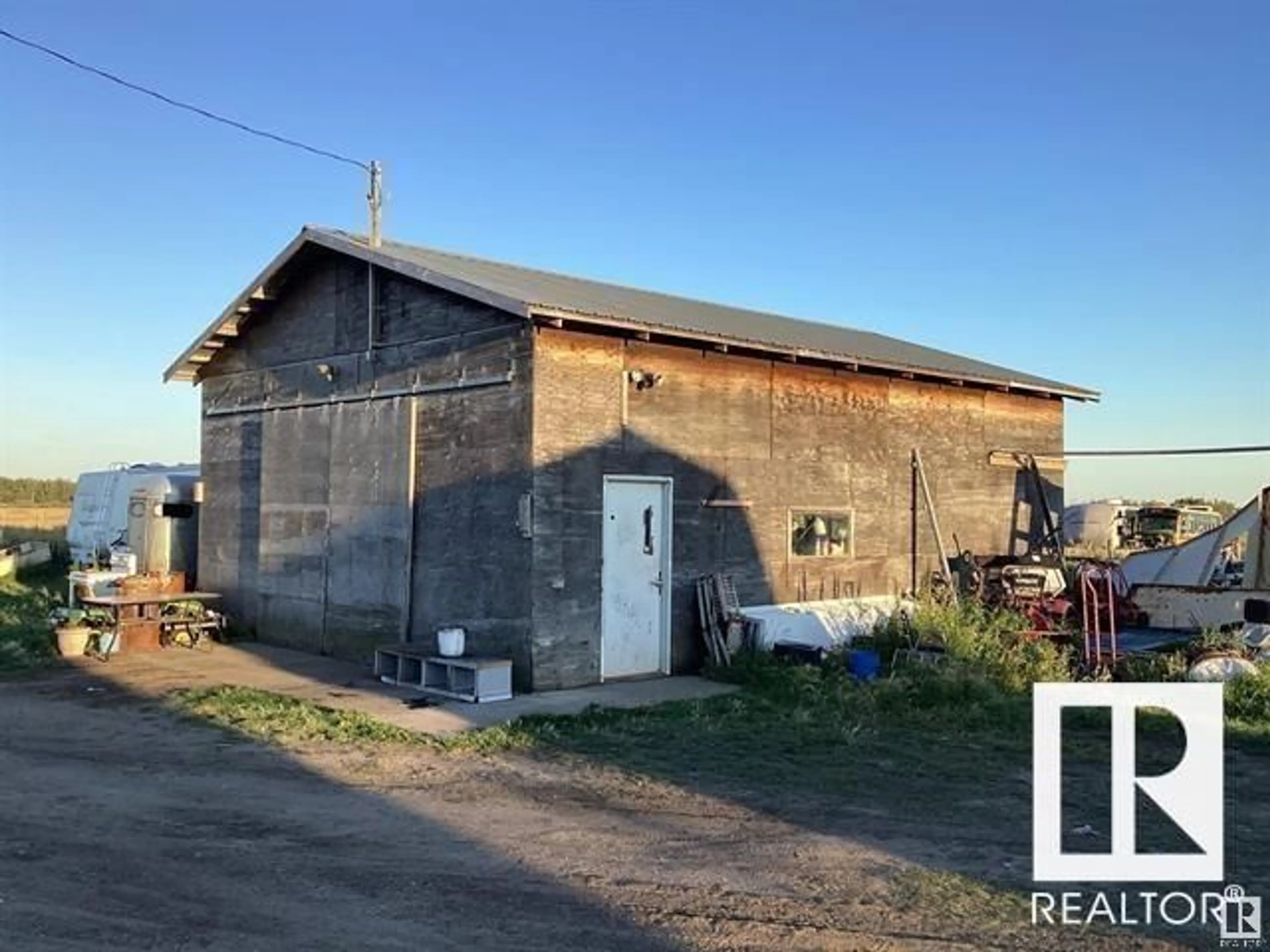 Shed for 5300062 RANGE ROAD 182, Rural Lamont County Alberta T0B4J0