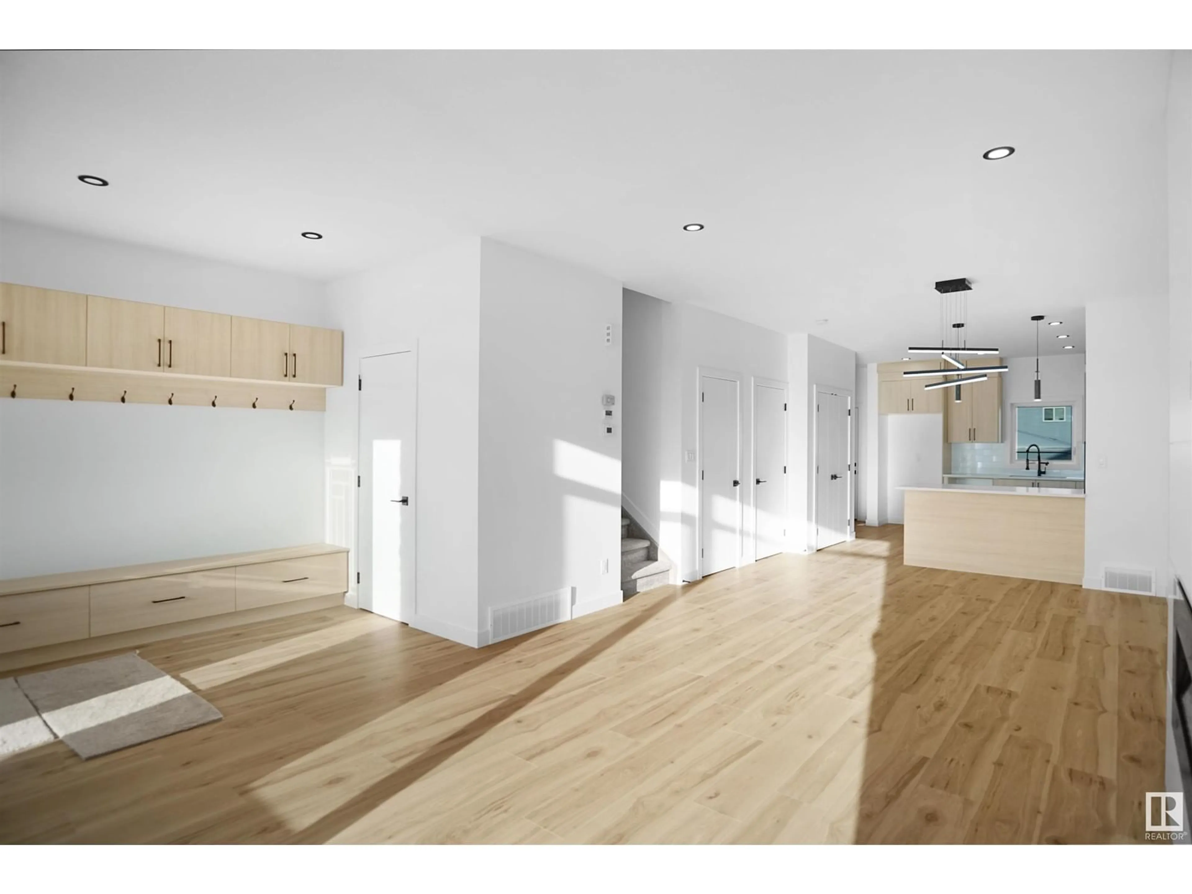 Indoor entryway for 78 Blackbird BN, Fort Saskatchewan Alberta T8L1X5